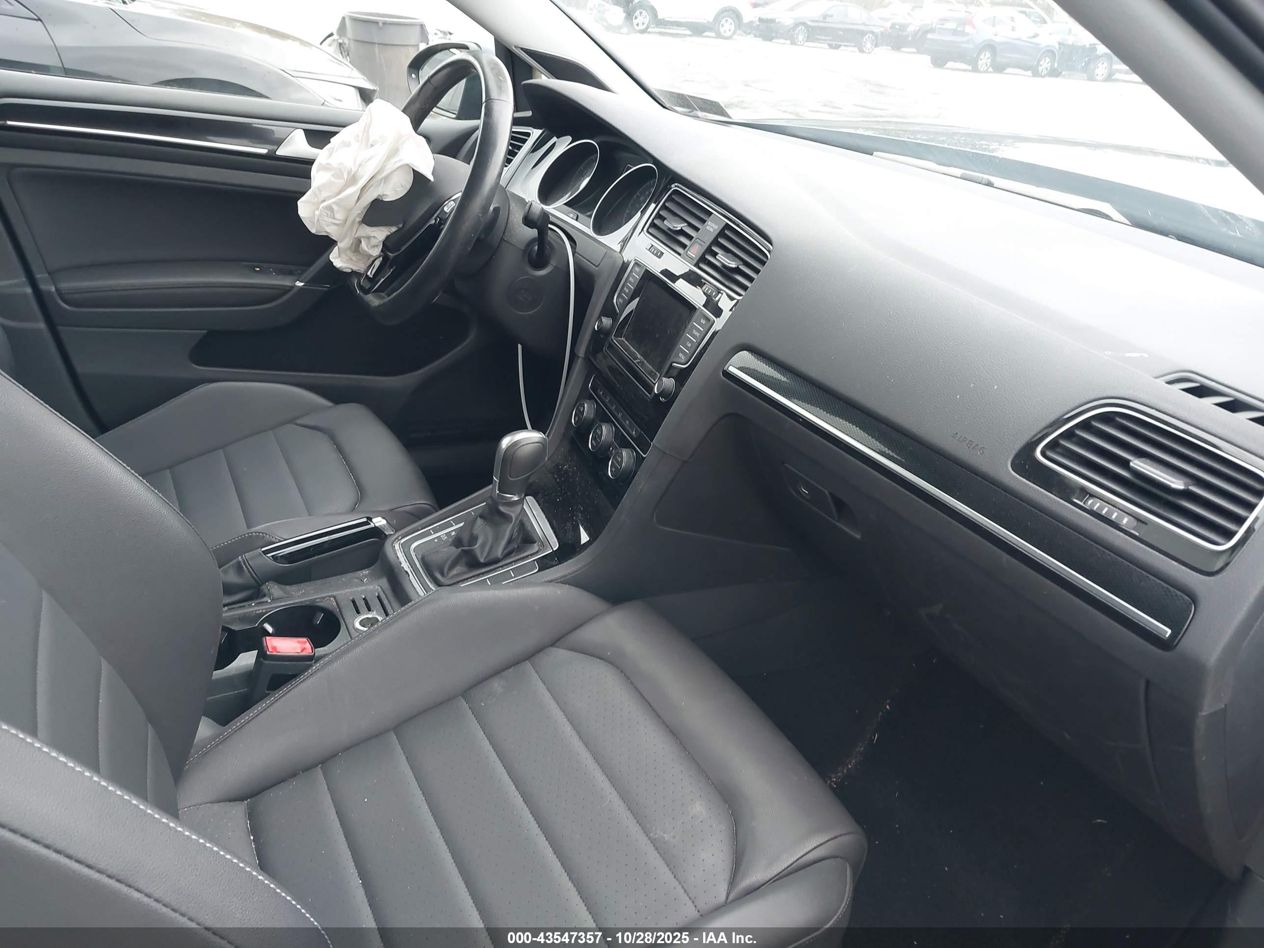 VOLKSWAGEN GOLF image 5
