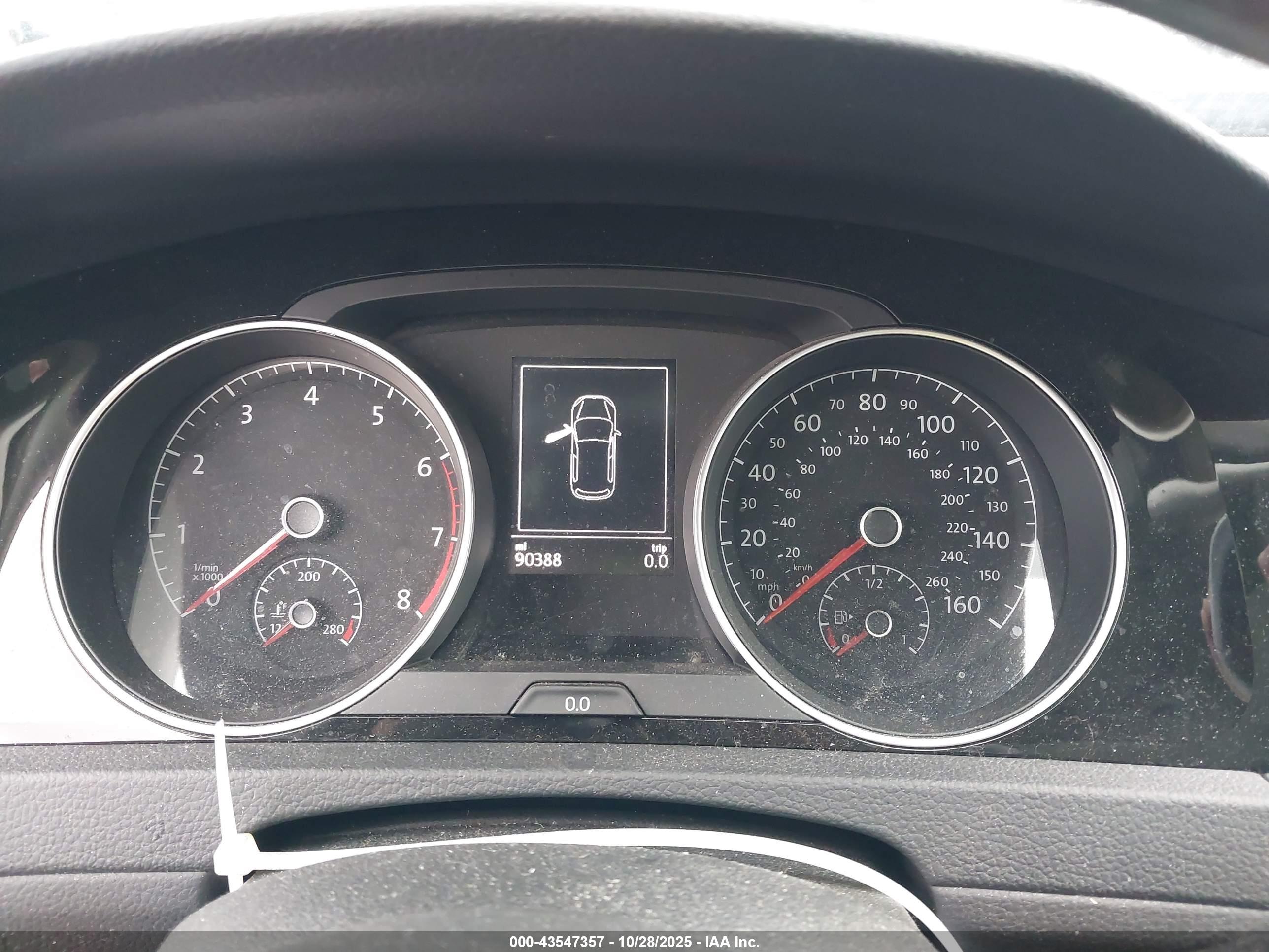 VOLKSWAGEN GOLF image 7