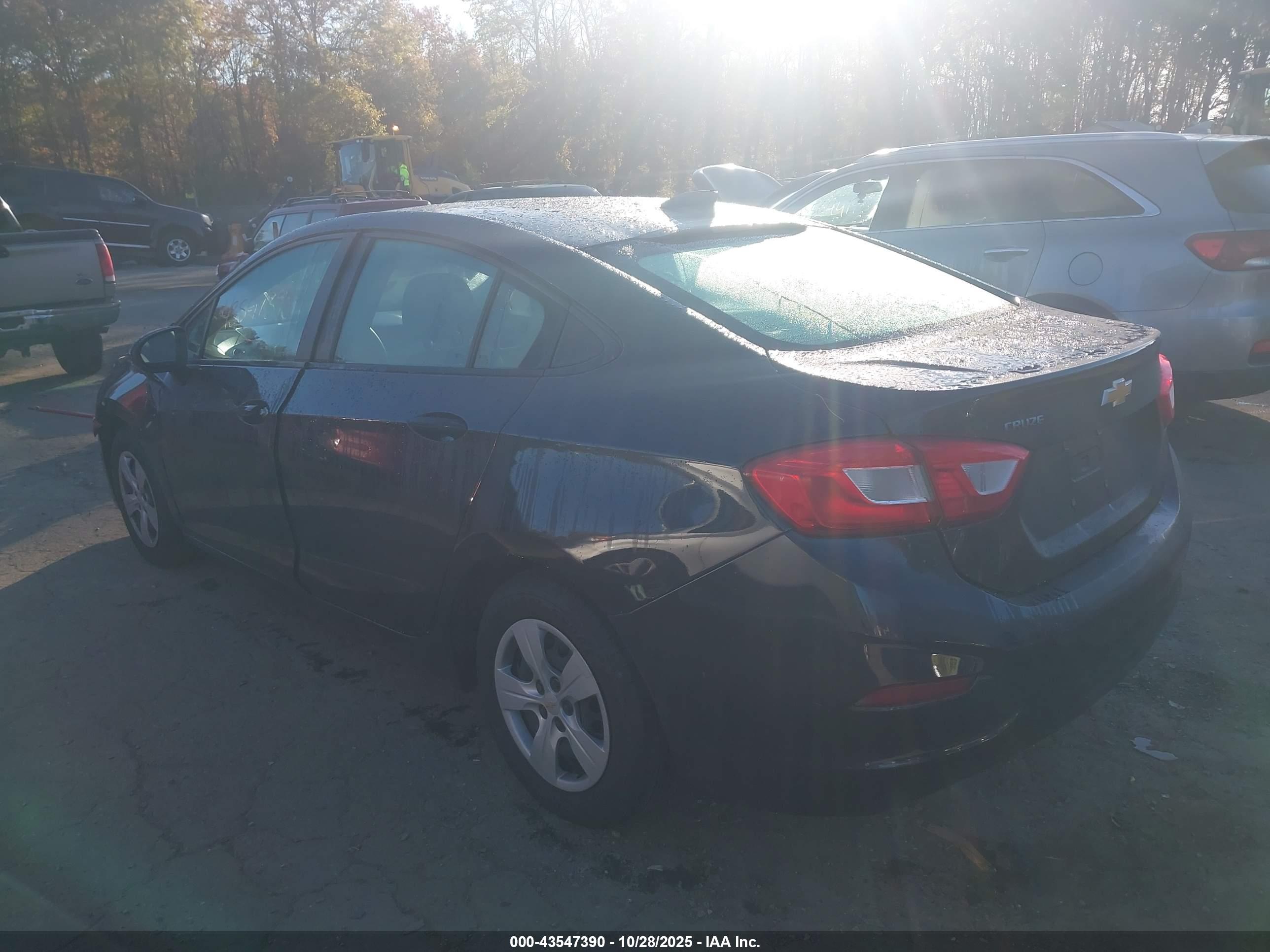 CHEVROLET CRUZE image 3