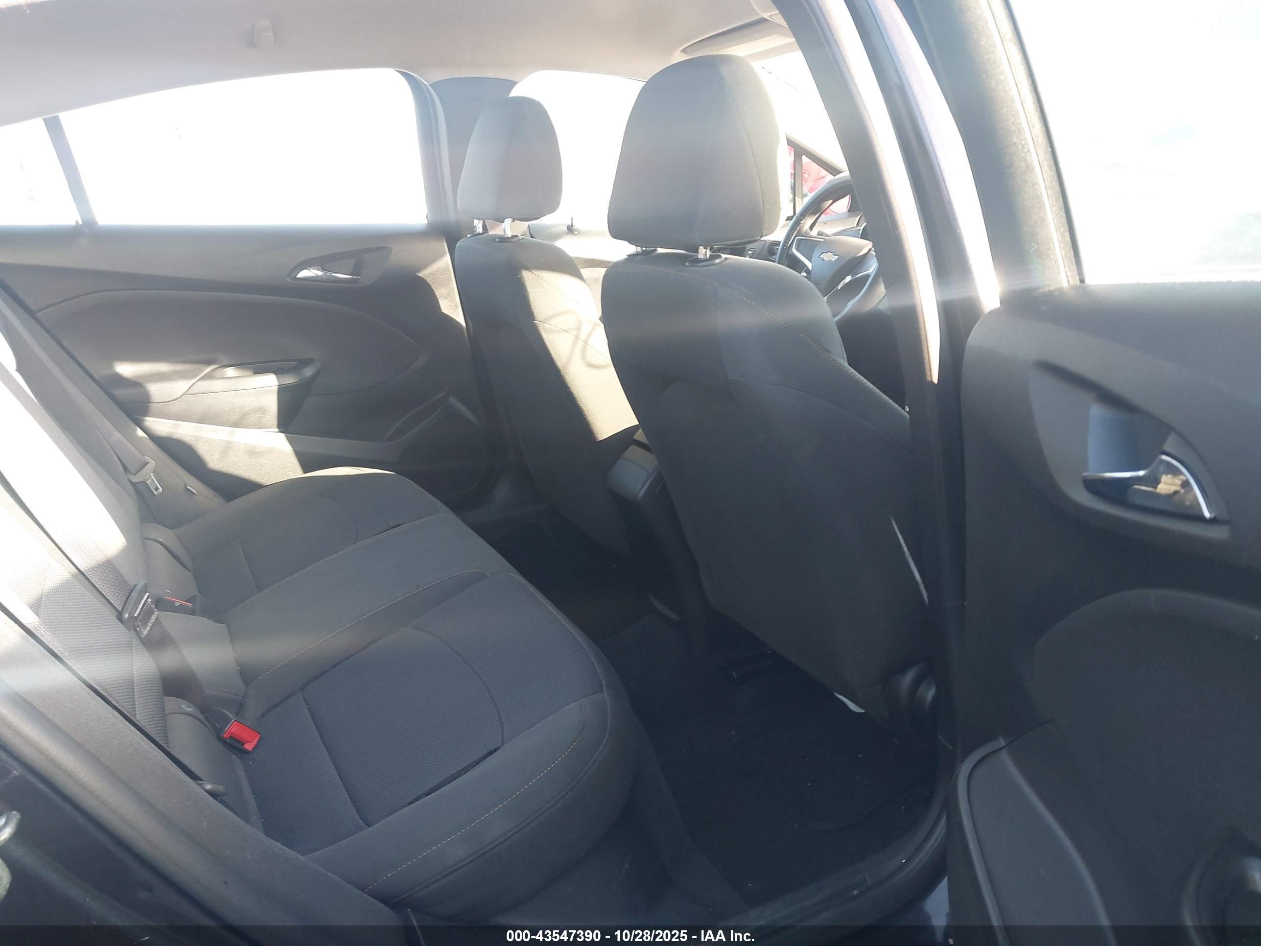 CHEVROLET CRUZE image 8