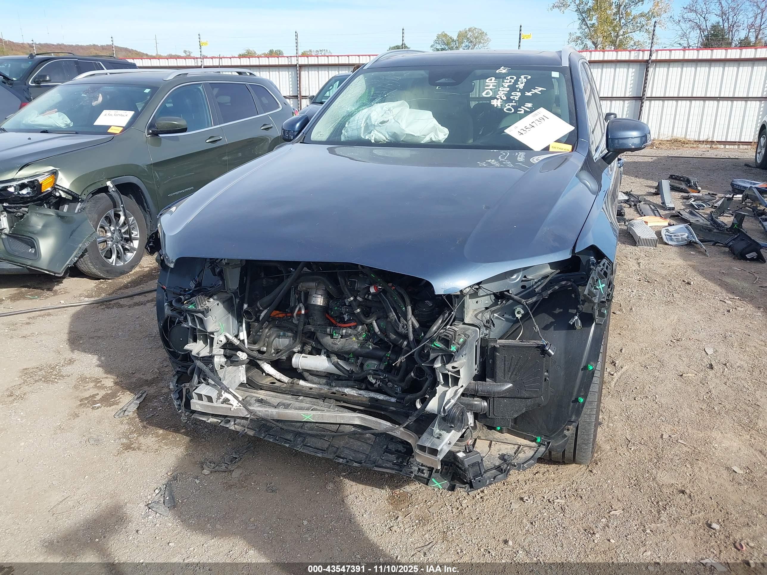 VOLVO XC90 image 6