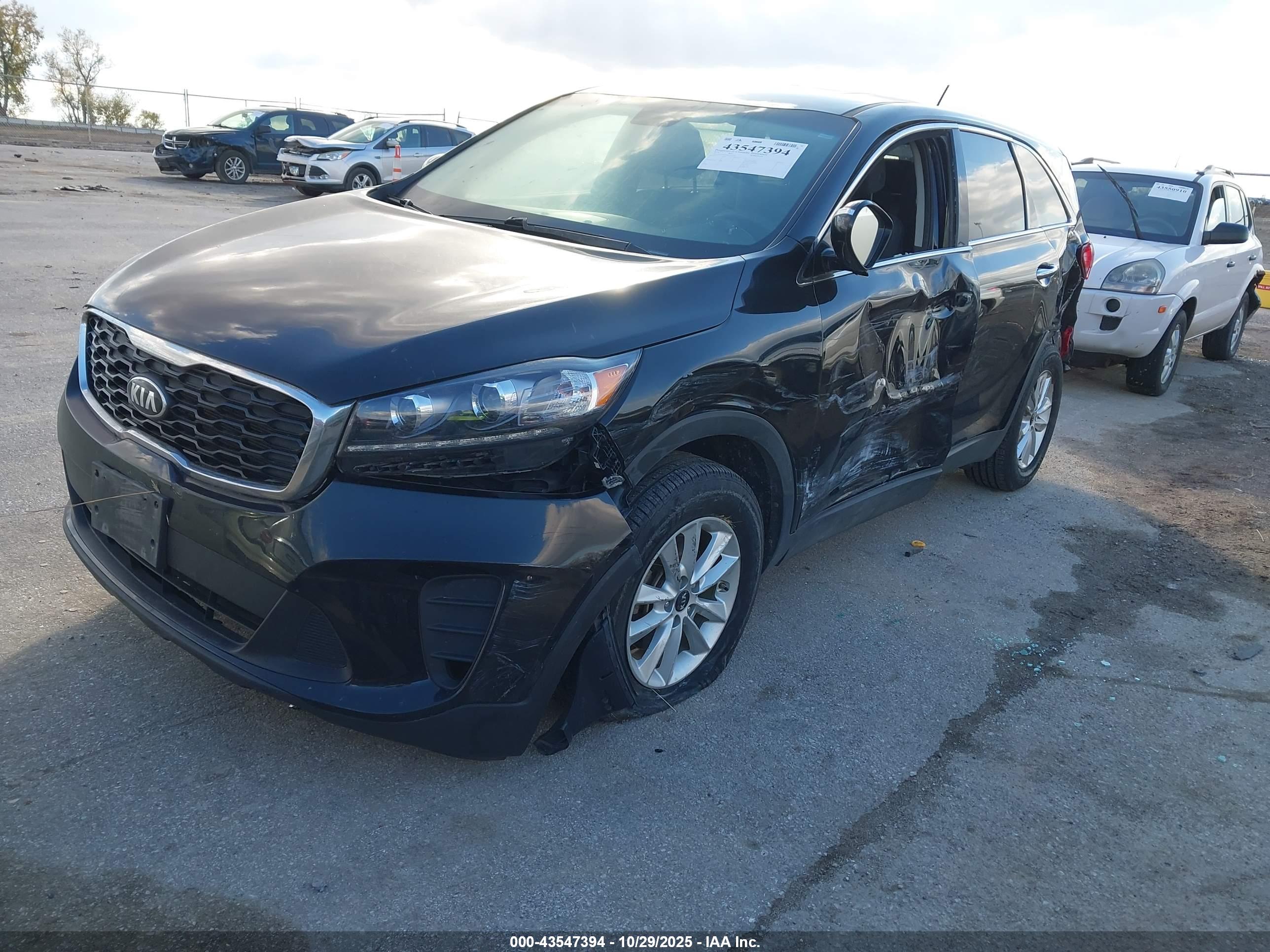 KIA SORENTO image 2