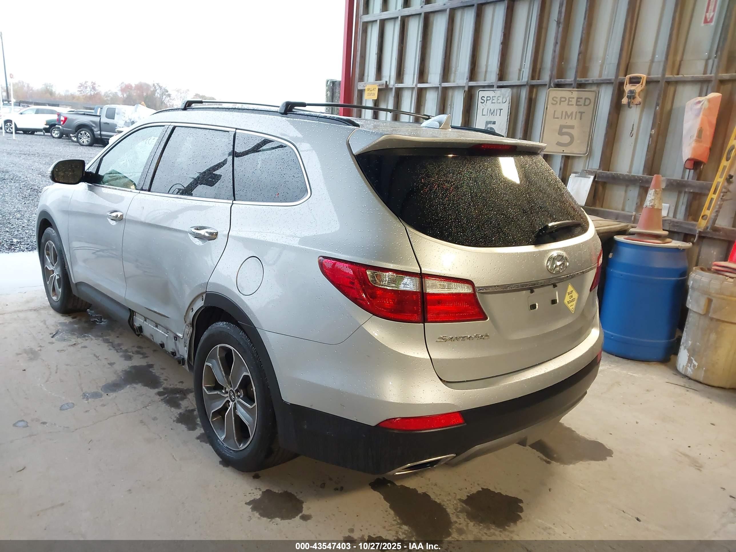 HYUNDAI SANTA image 3