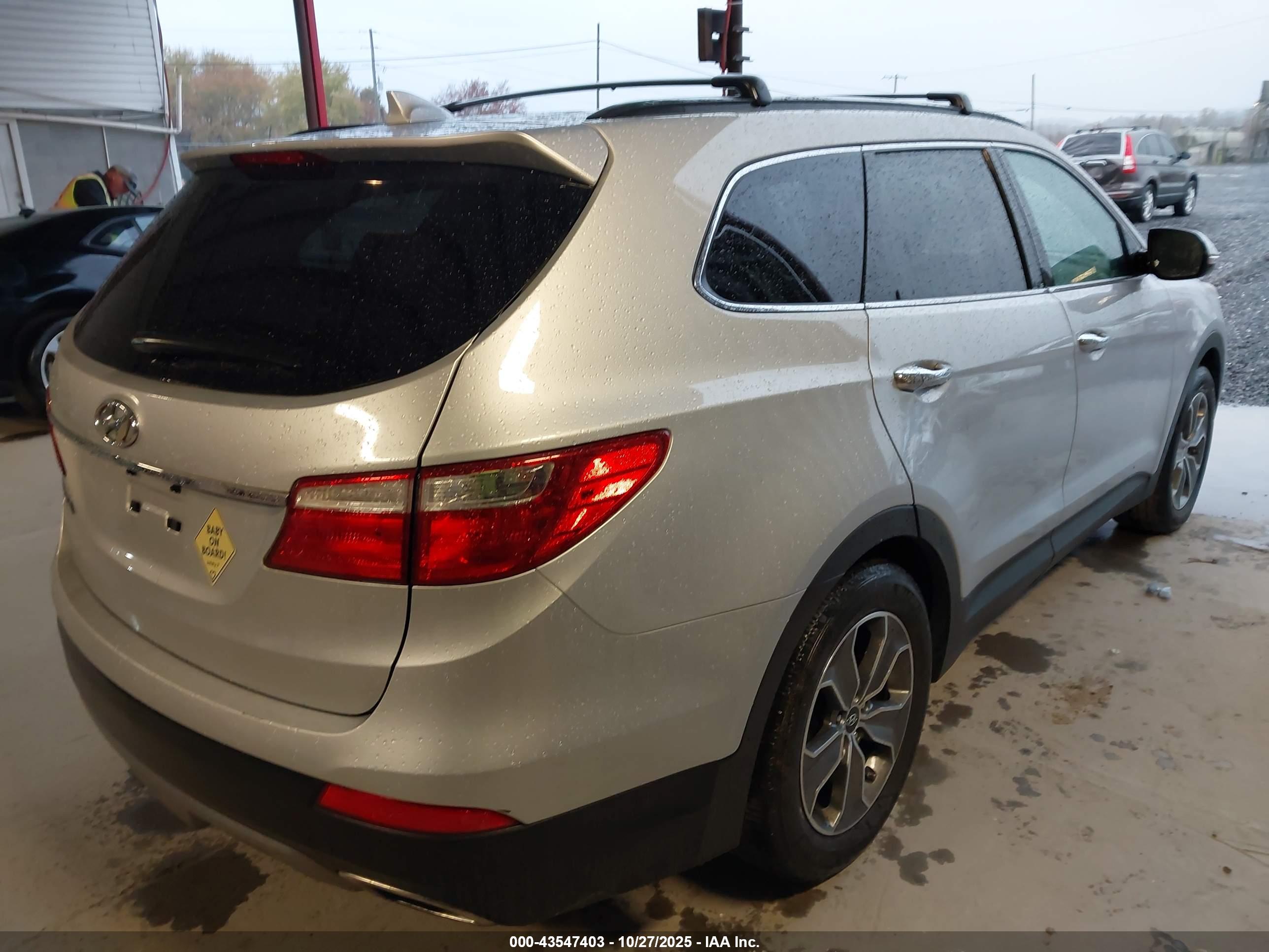 HYUNDAI SANTA image 4