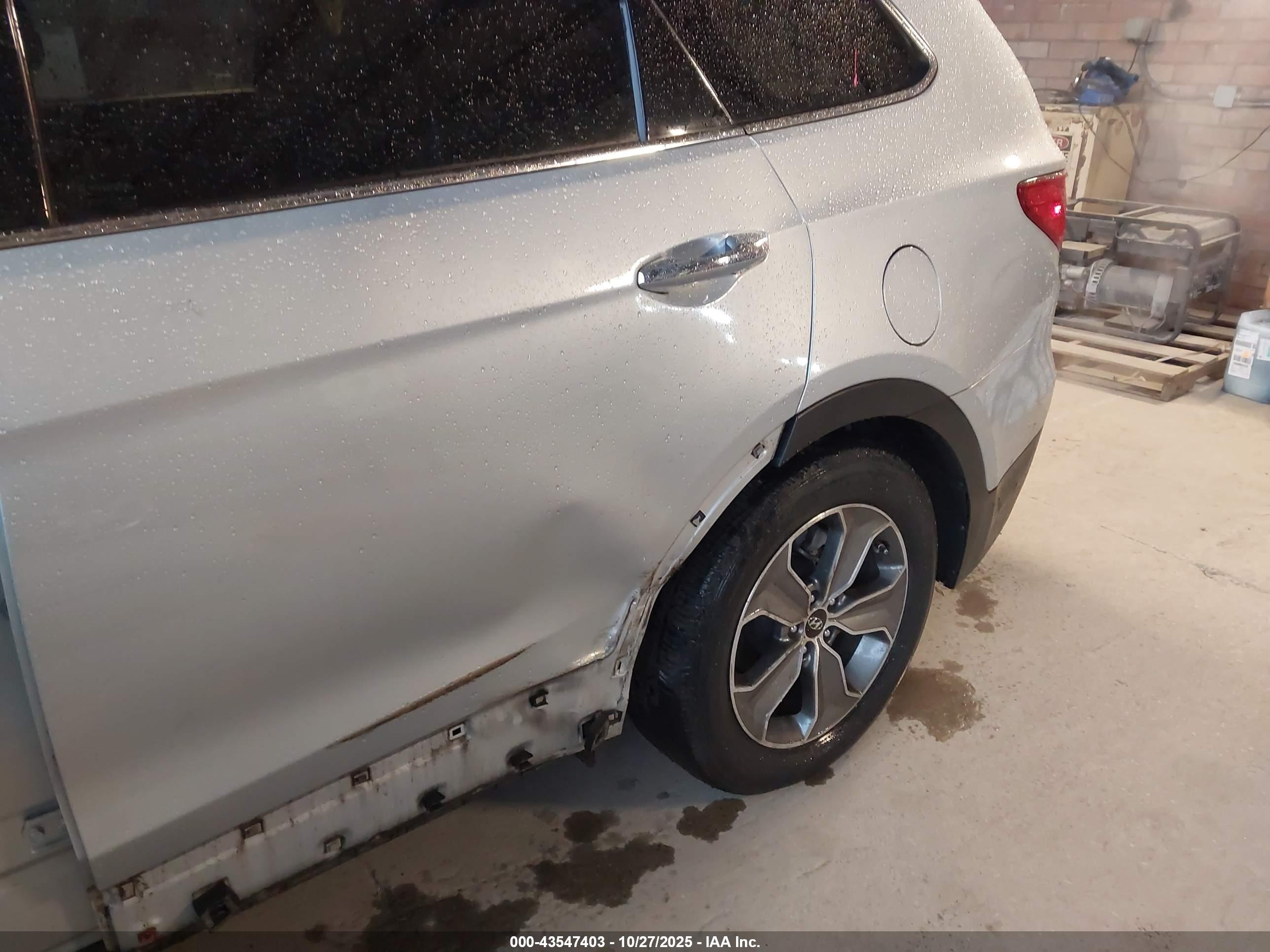 HYUNDAI SANTA image 6
