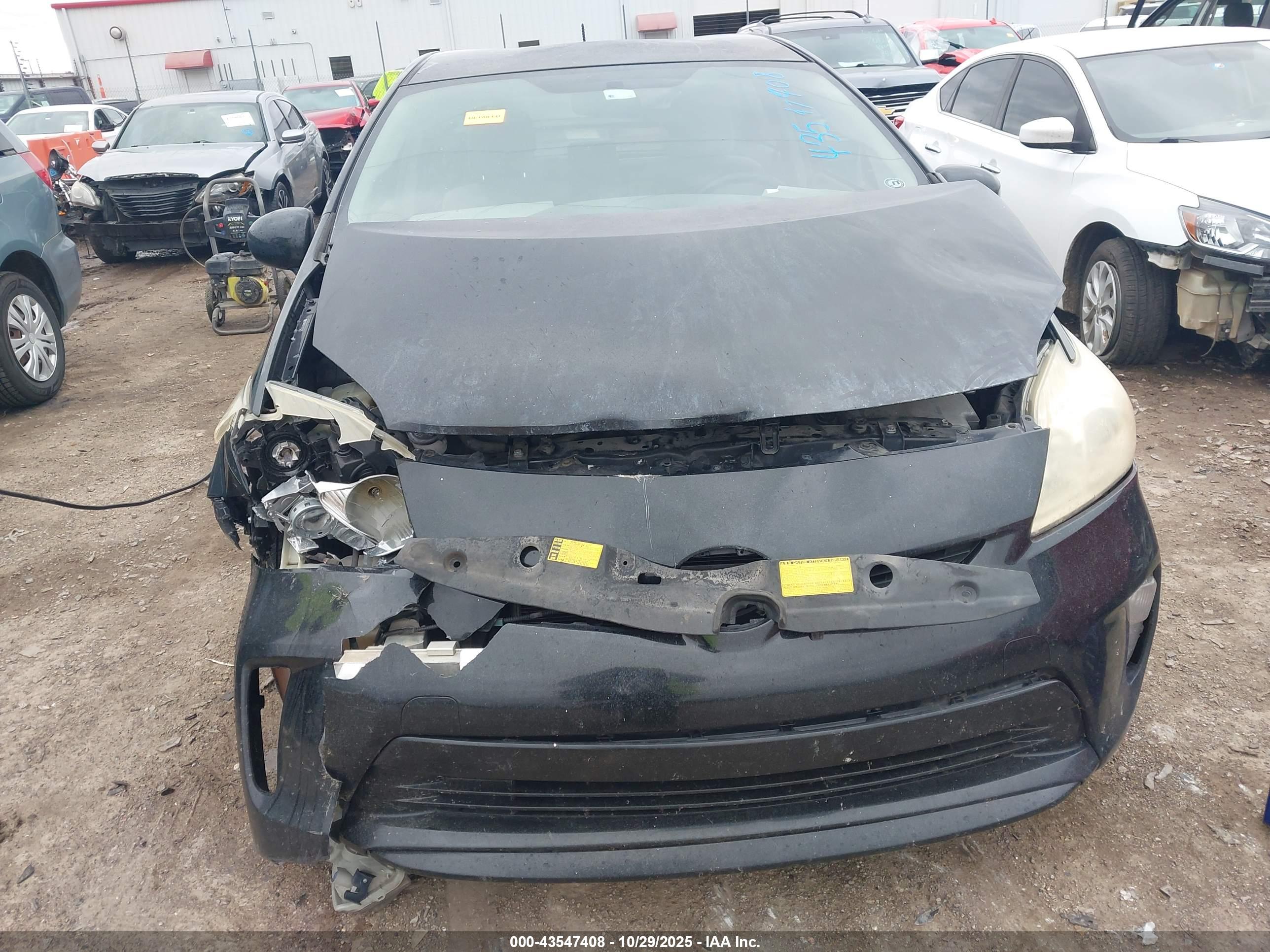 TOYOTA PRIUS image 6