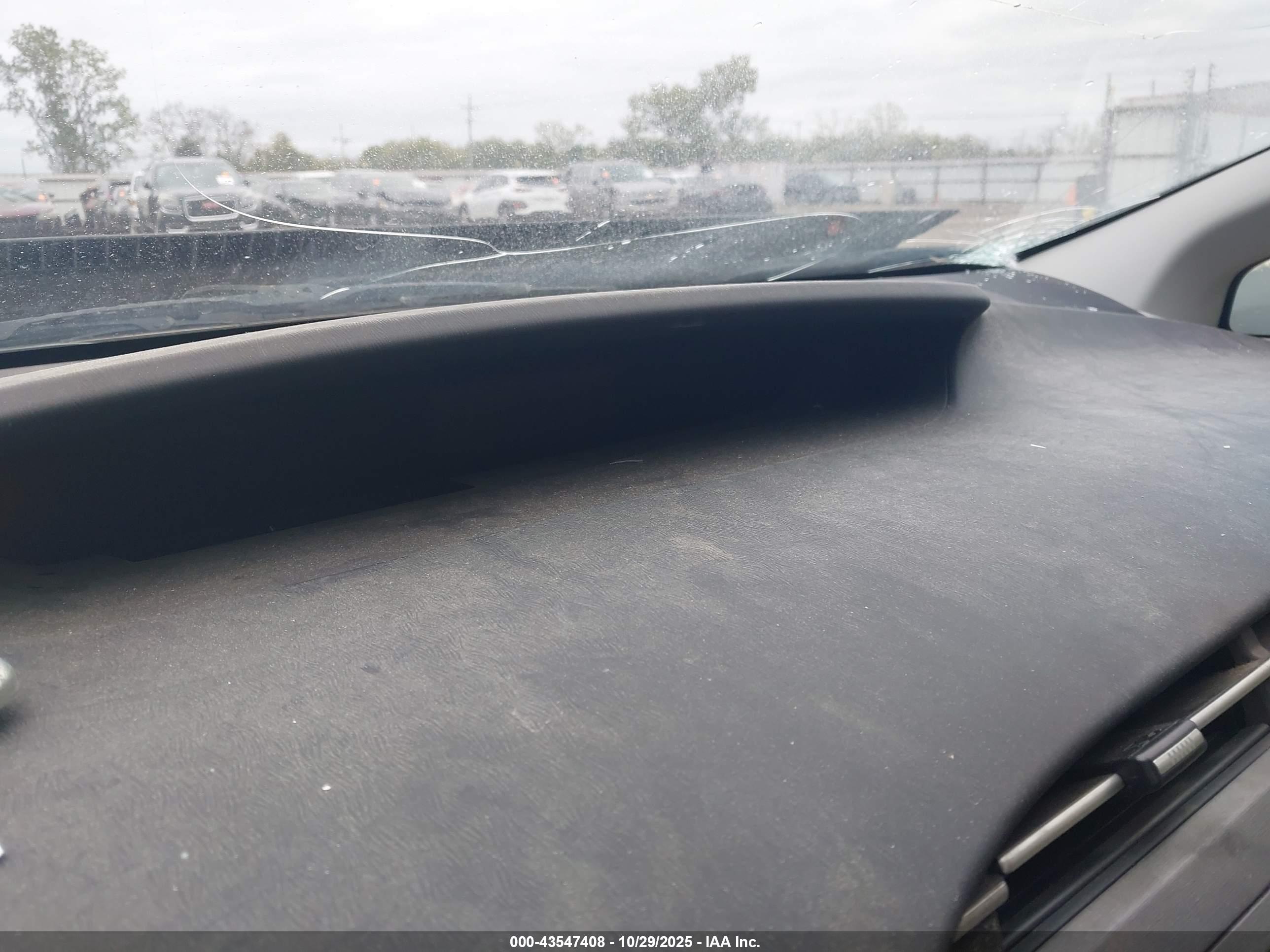 TOYOTA PRIUS image 7