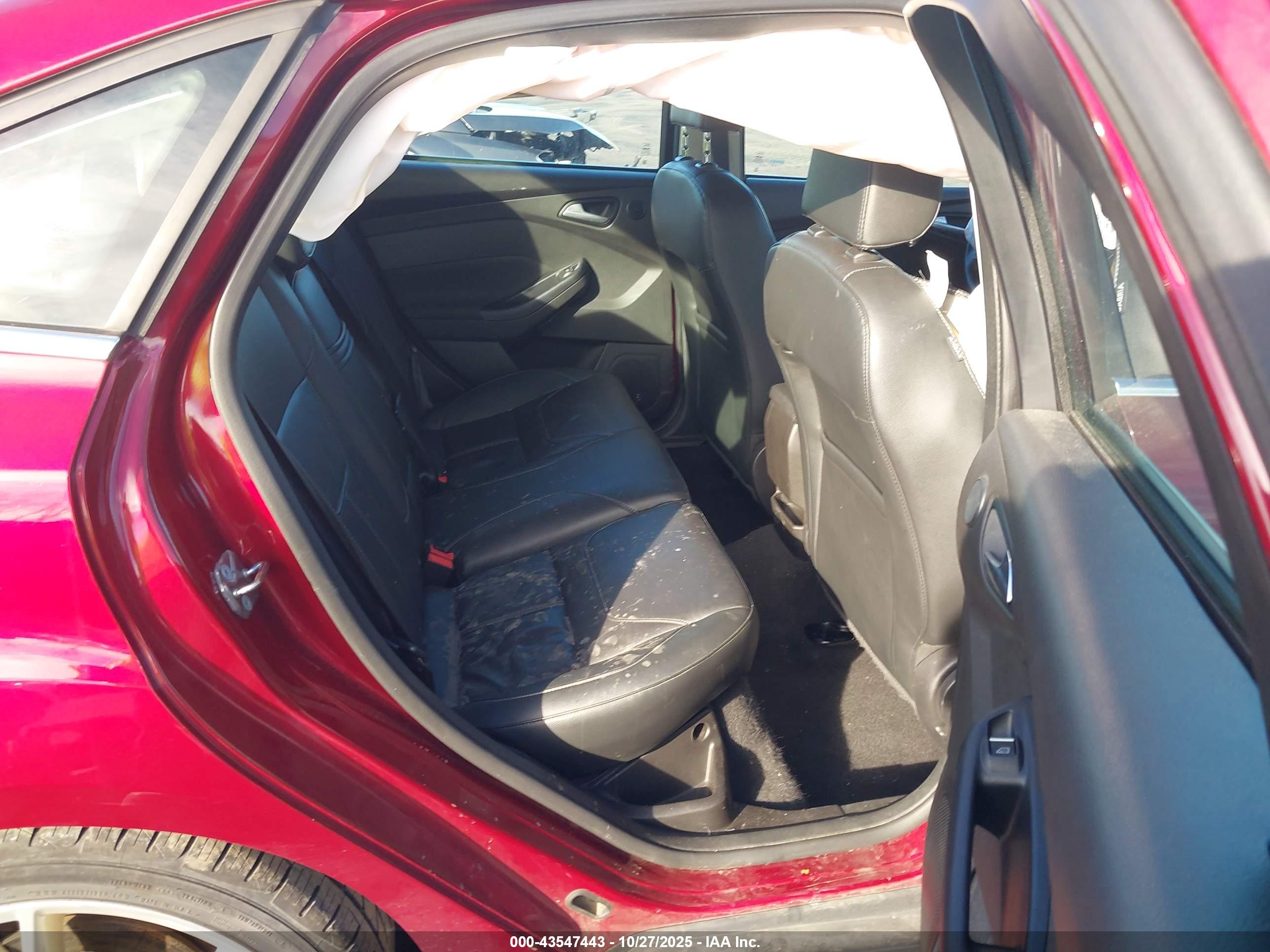 FORD FOCUS image 8