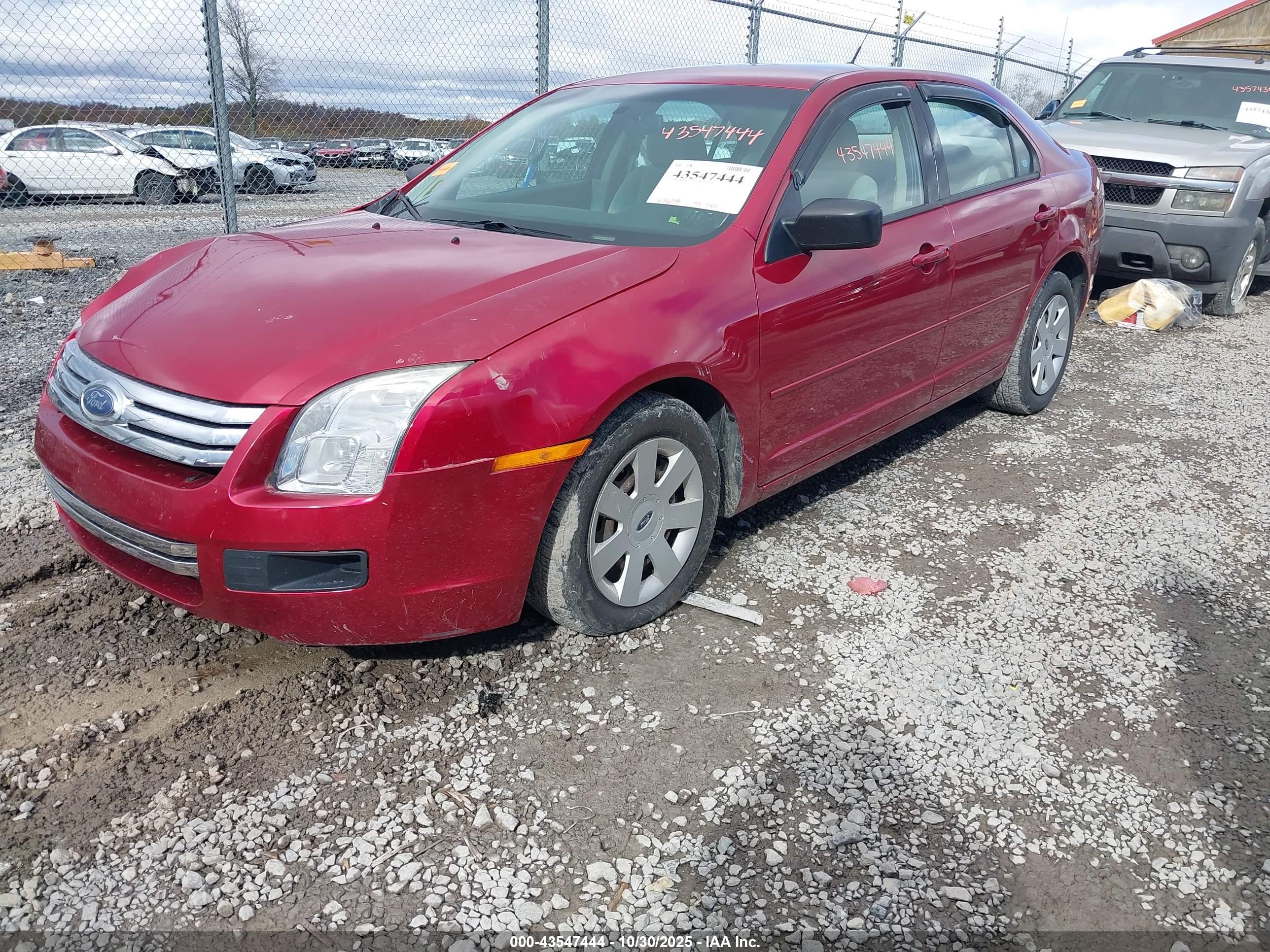 FORD FUSION image 2