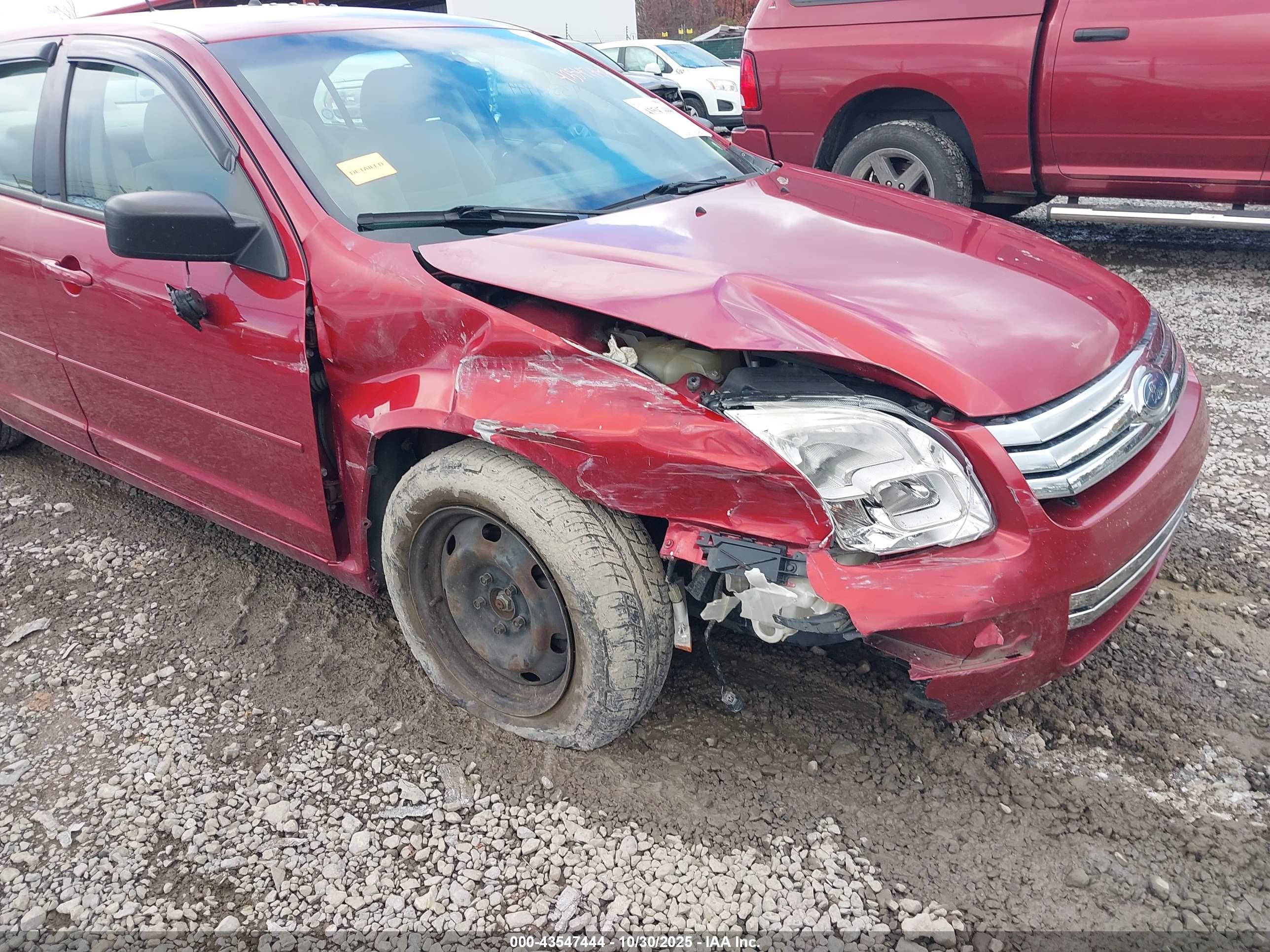 FORD FUSION image 6