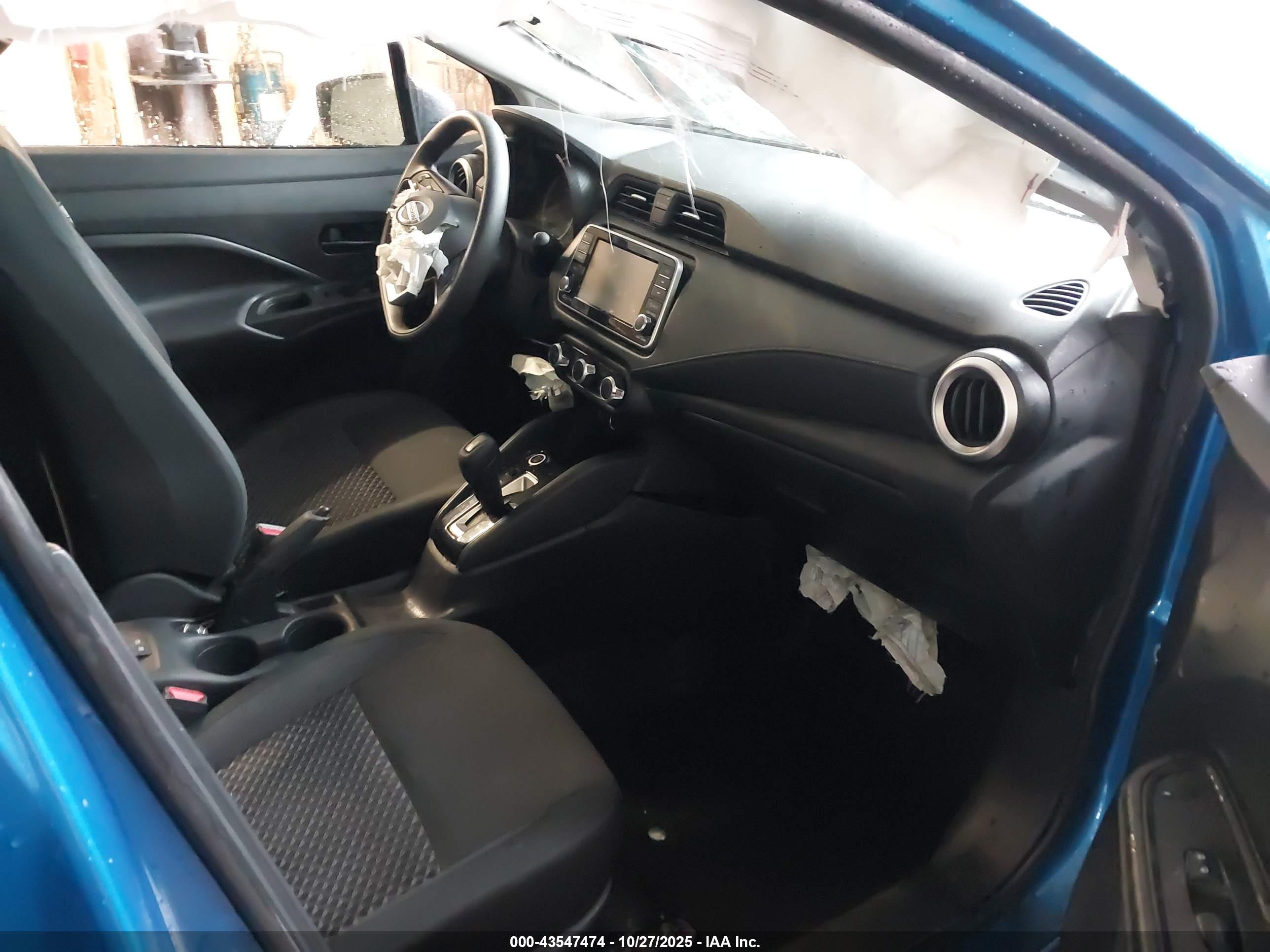 NISSAN VERSA image 5
