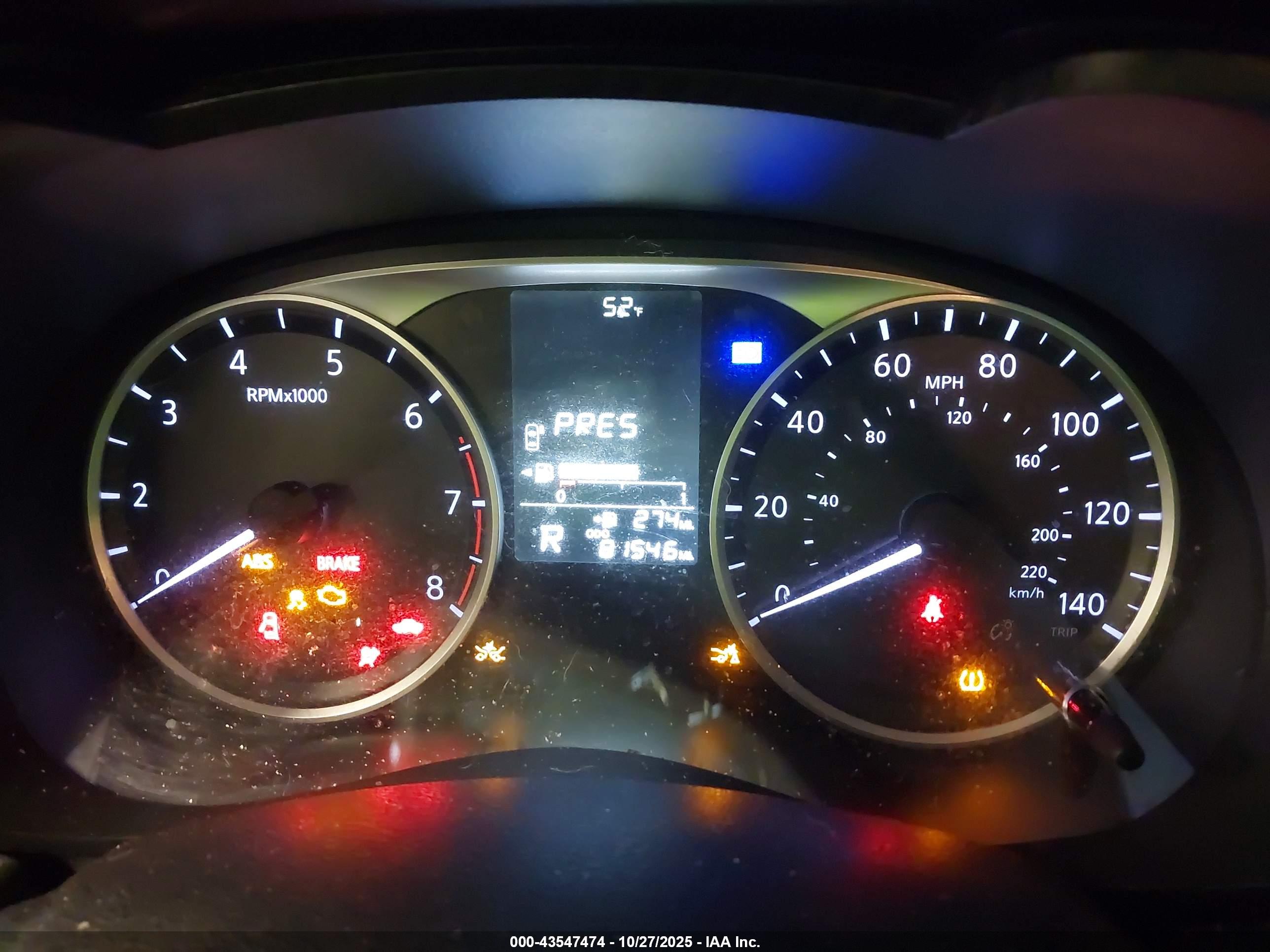 NISSAN VERSA image 7