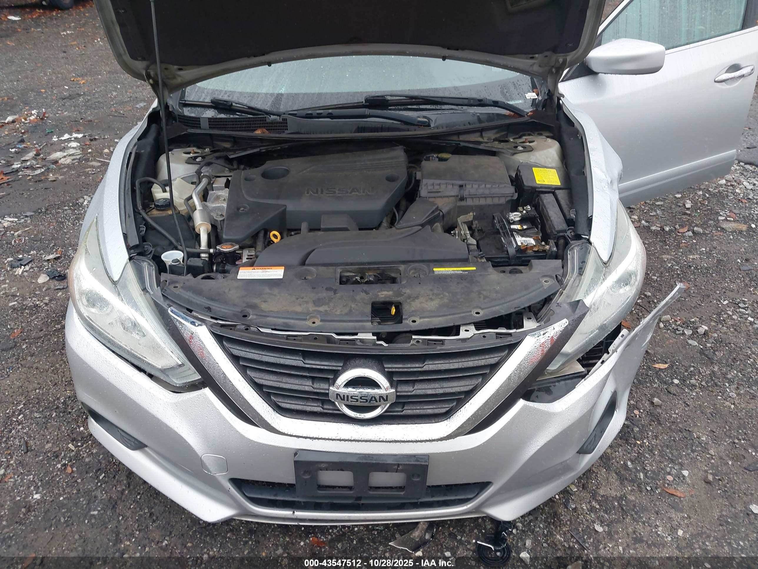 NISSAN ALTIMA image 10