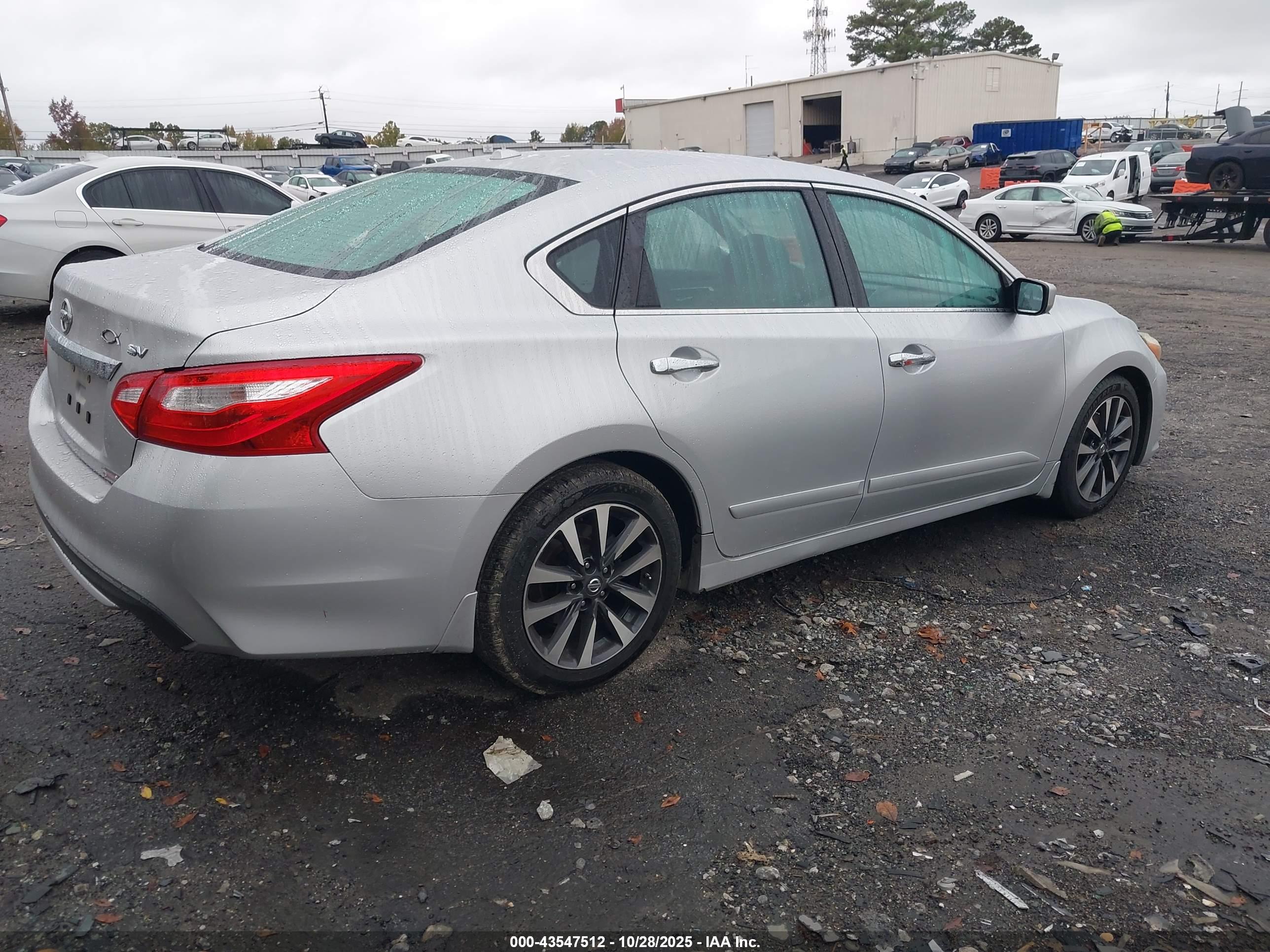 NISSAN ALTIMA image 4