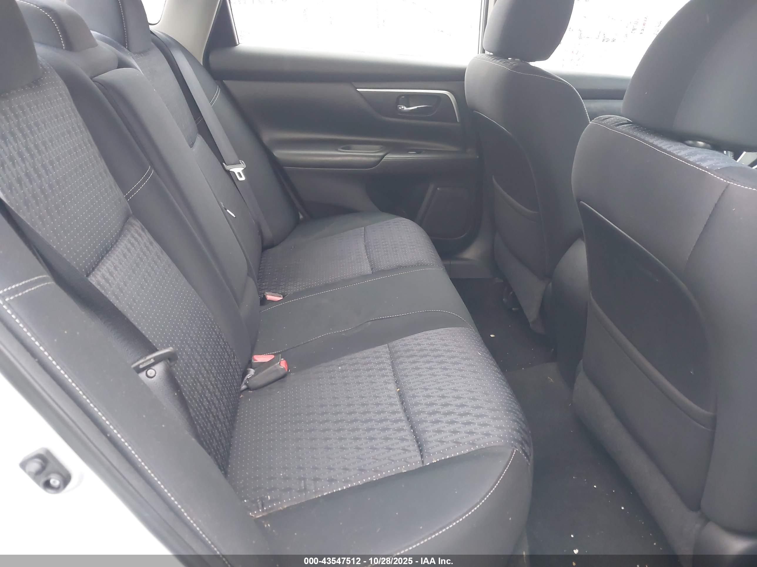 NISSAN ALTIMA image 8