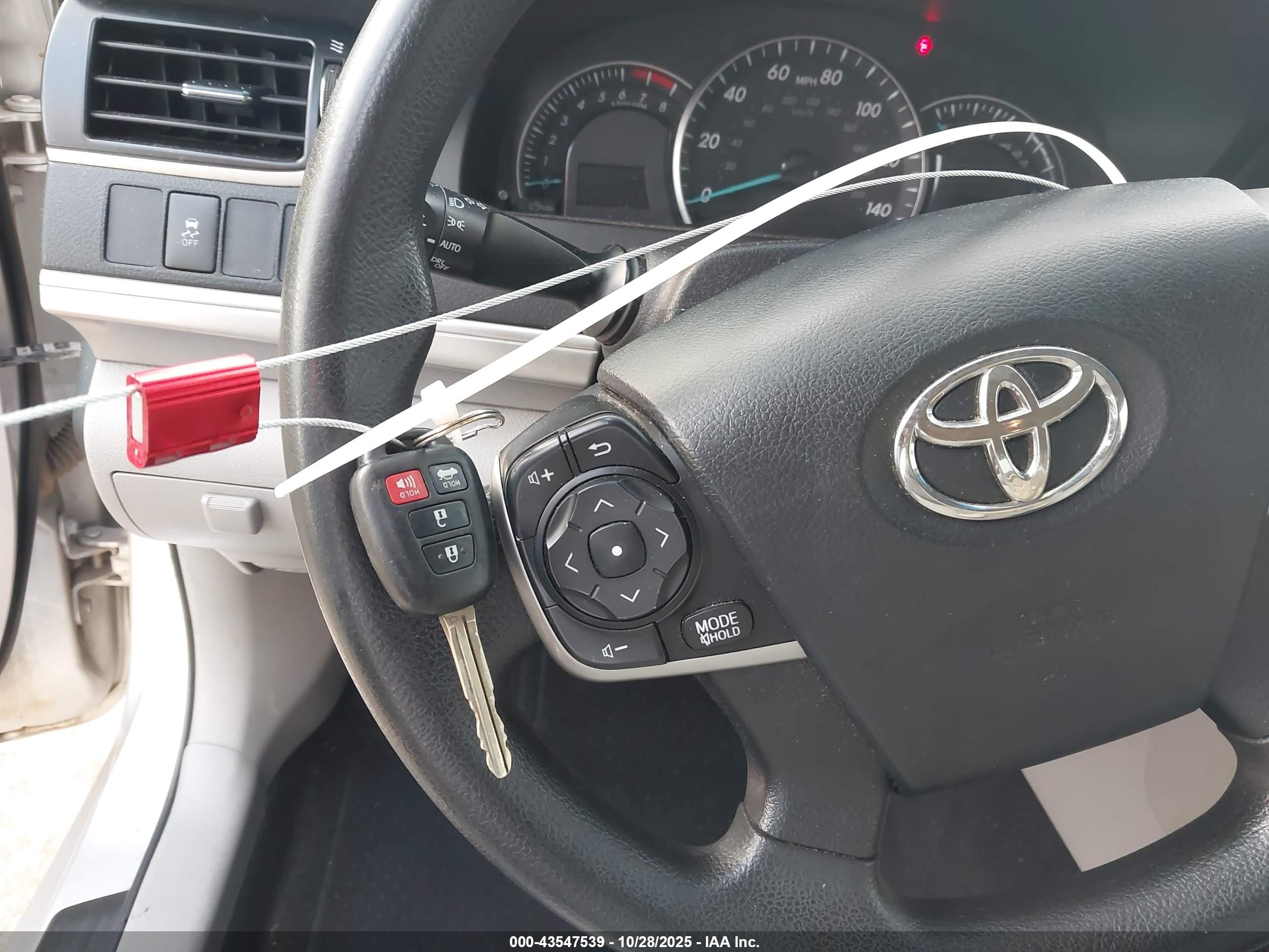 TOYOTA CAMRY image 11