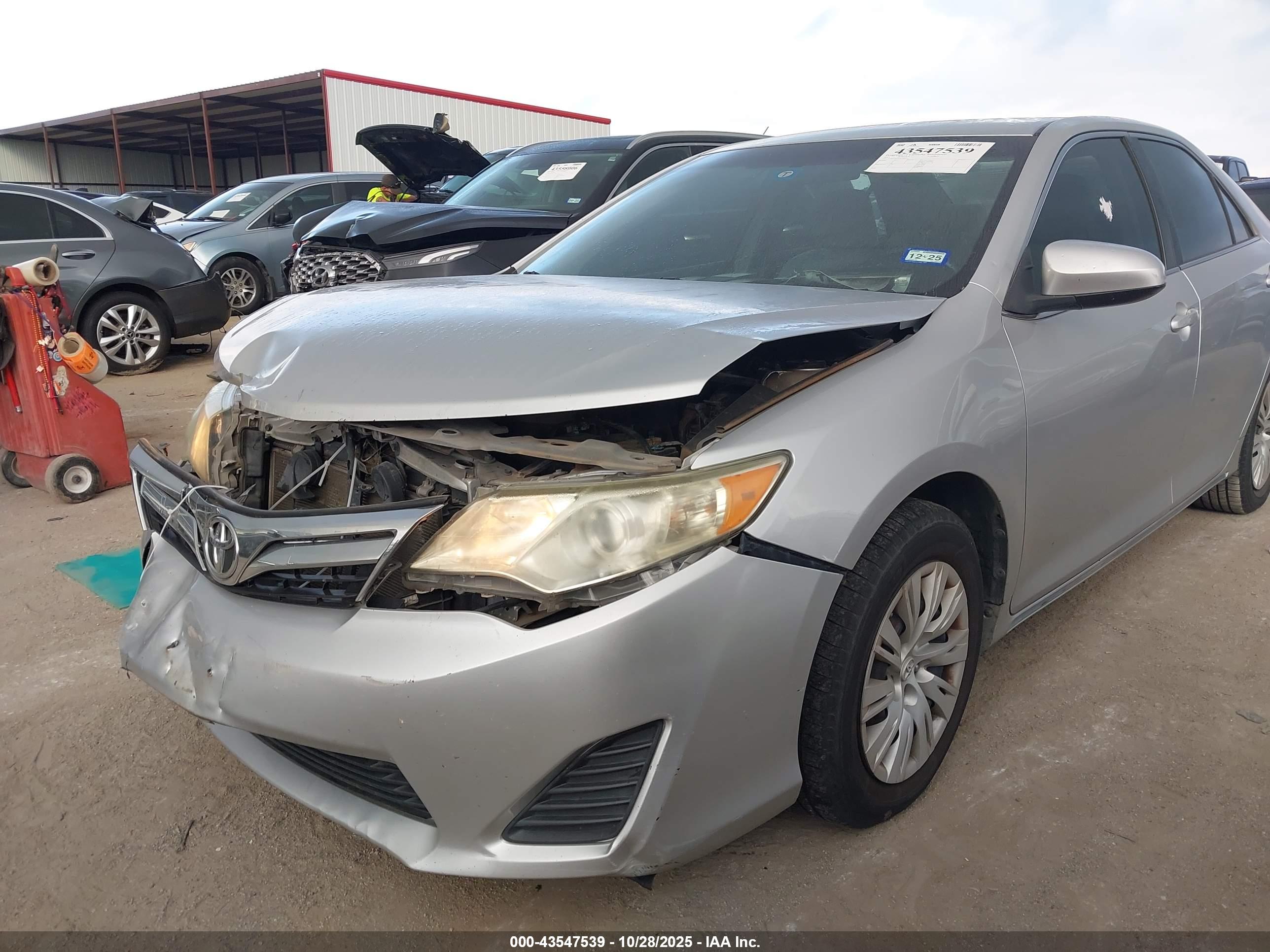 TOYOTA CAMRY image 6