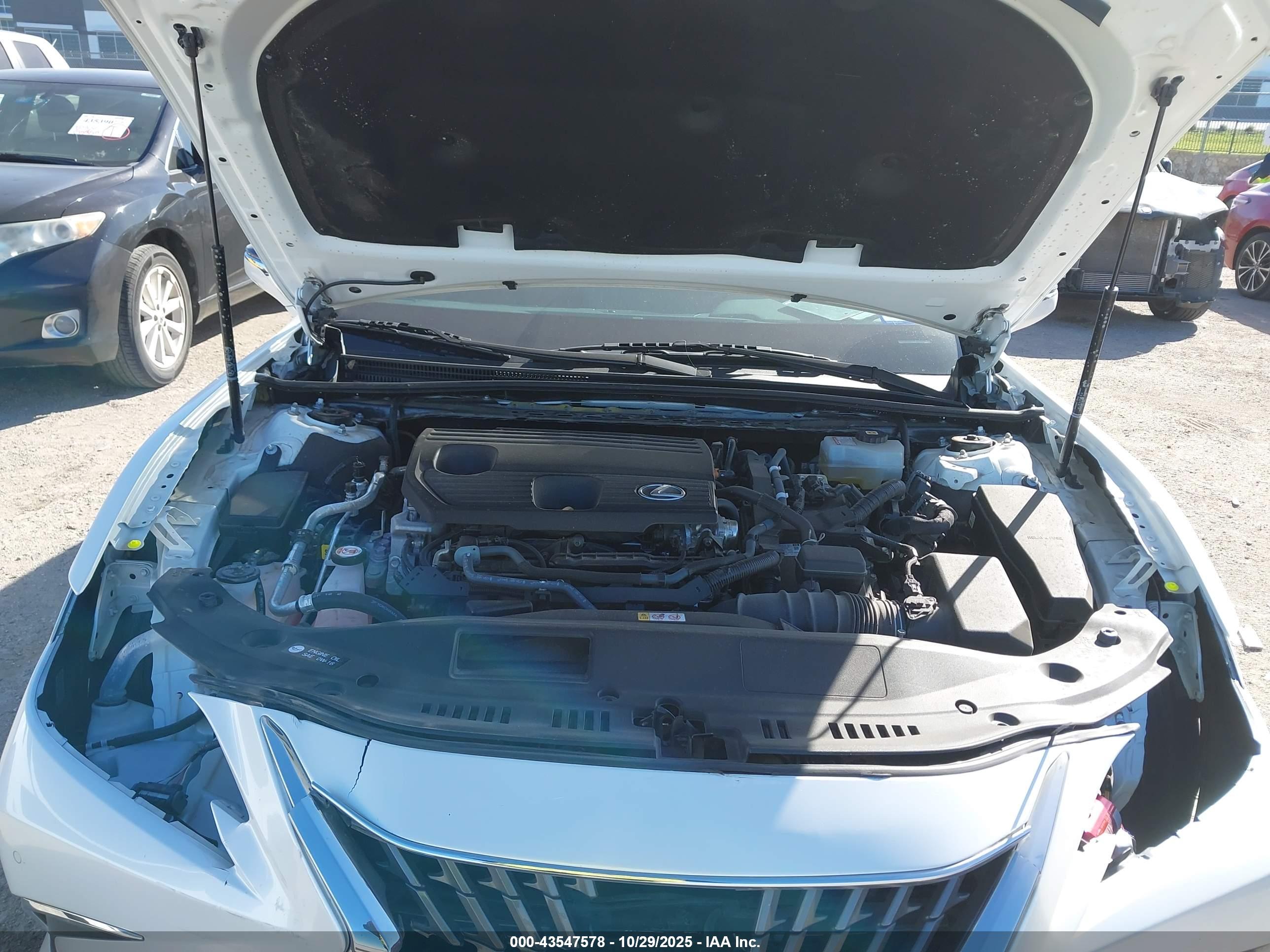 LEXUS ES image 10