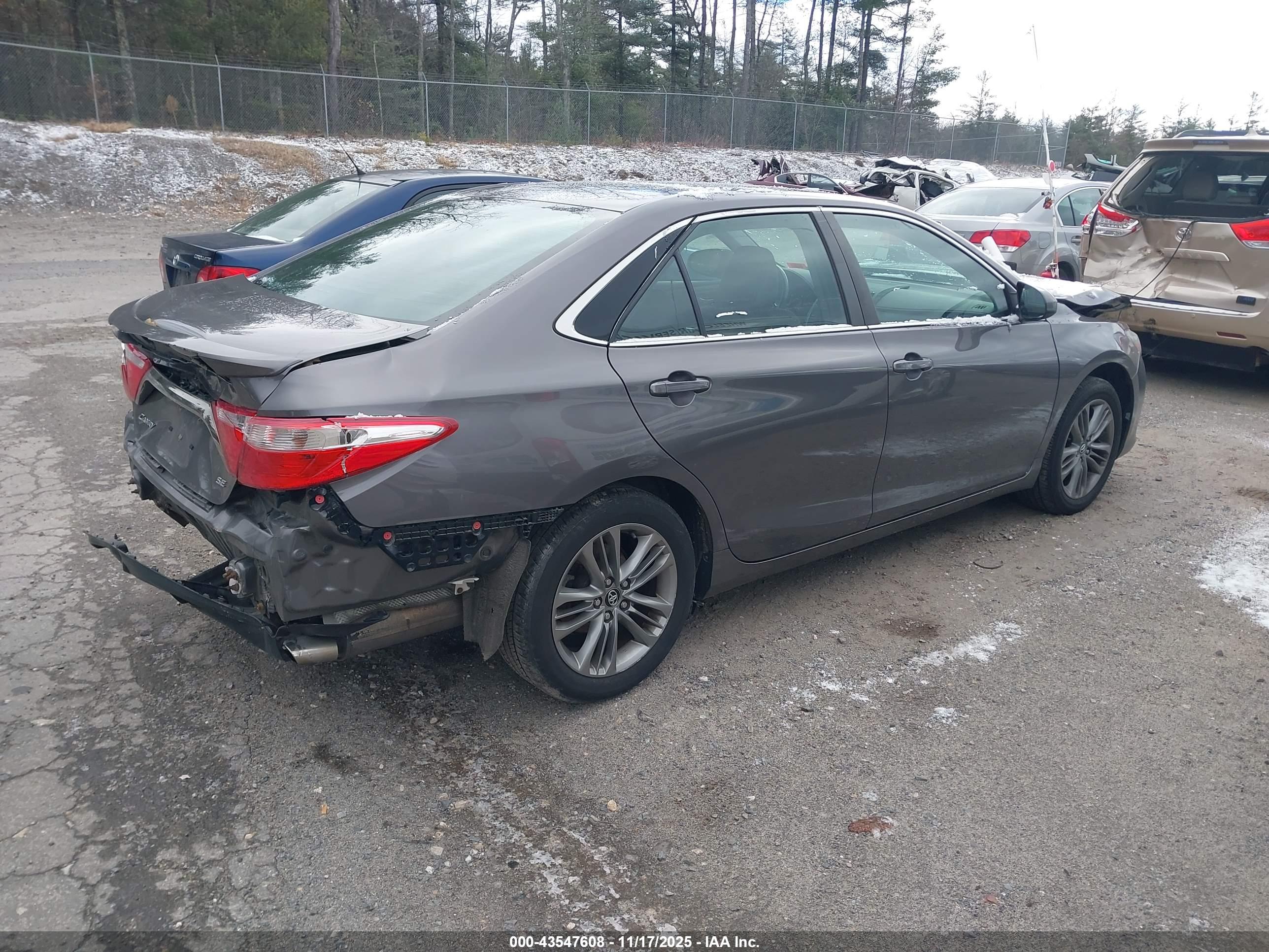 TOYOTA CAMRY image 4