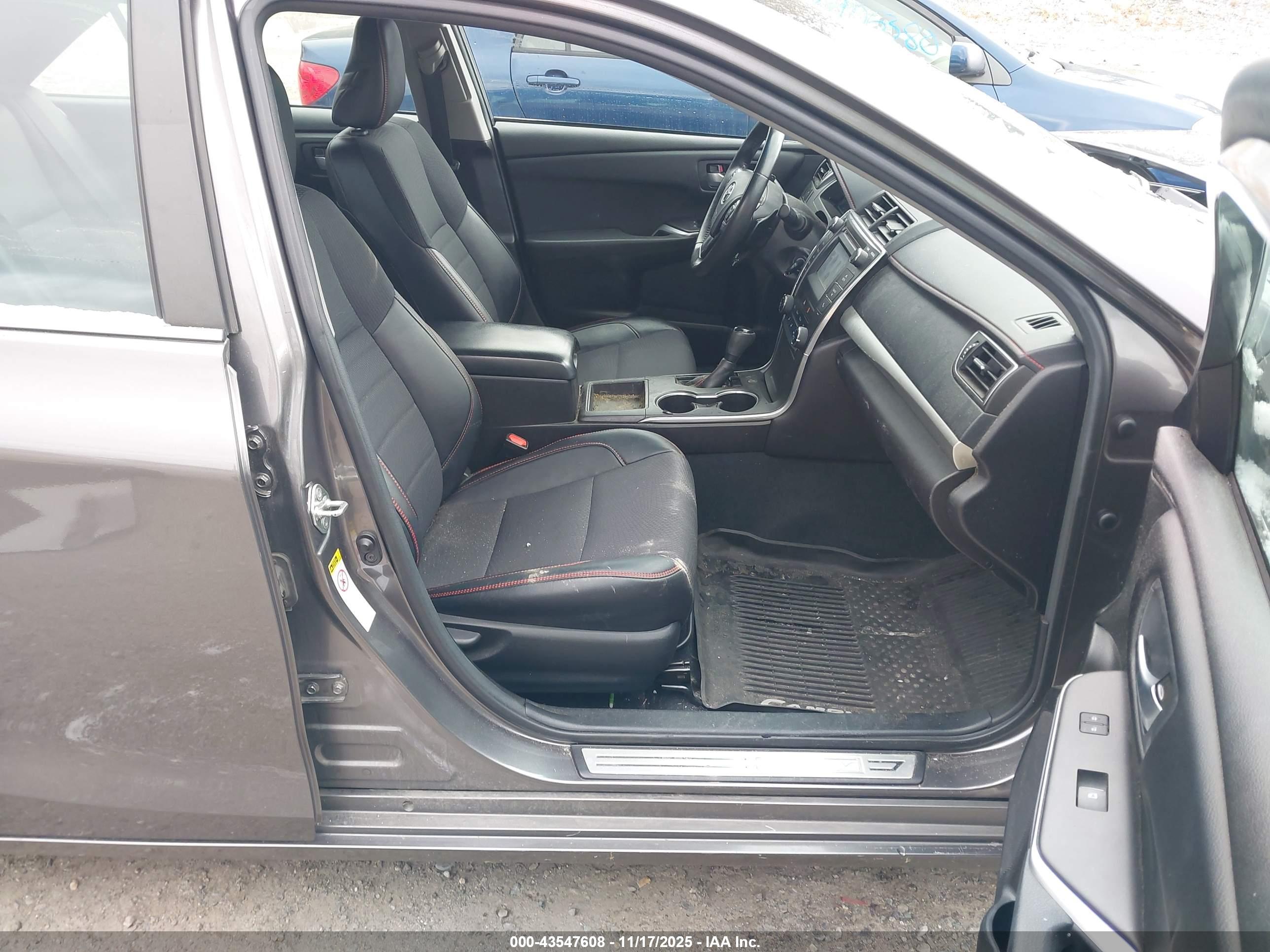 TOYOTA CAMRY image 5