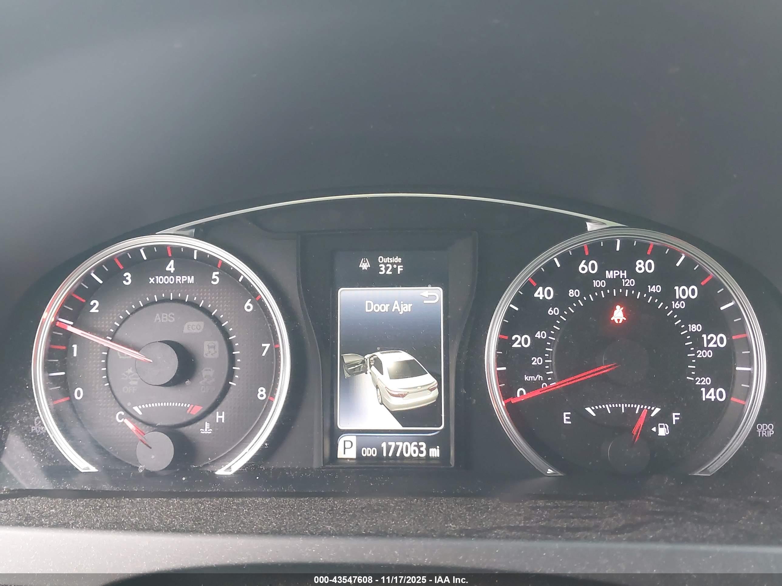 TOYOTA CAMRY image 7