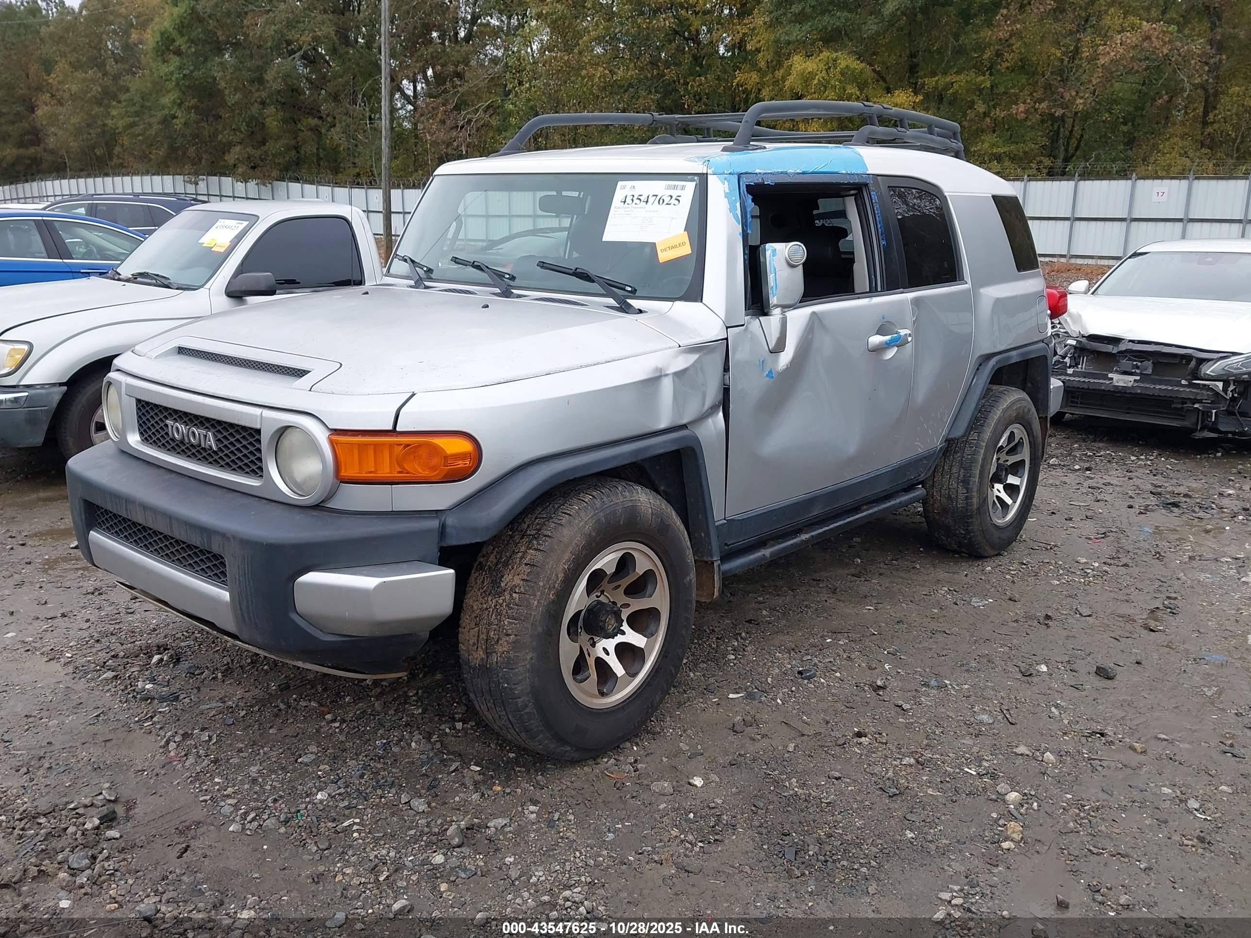 TOYOTA FJ image 2