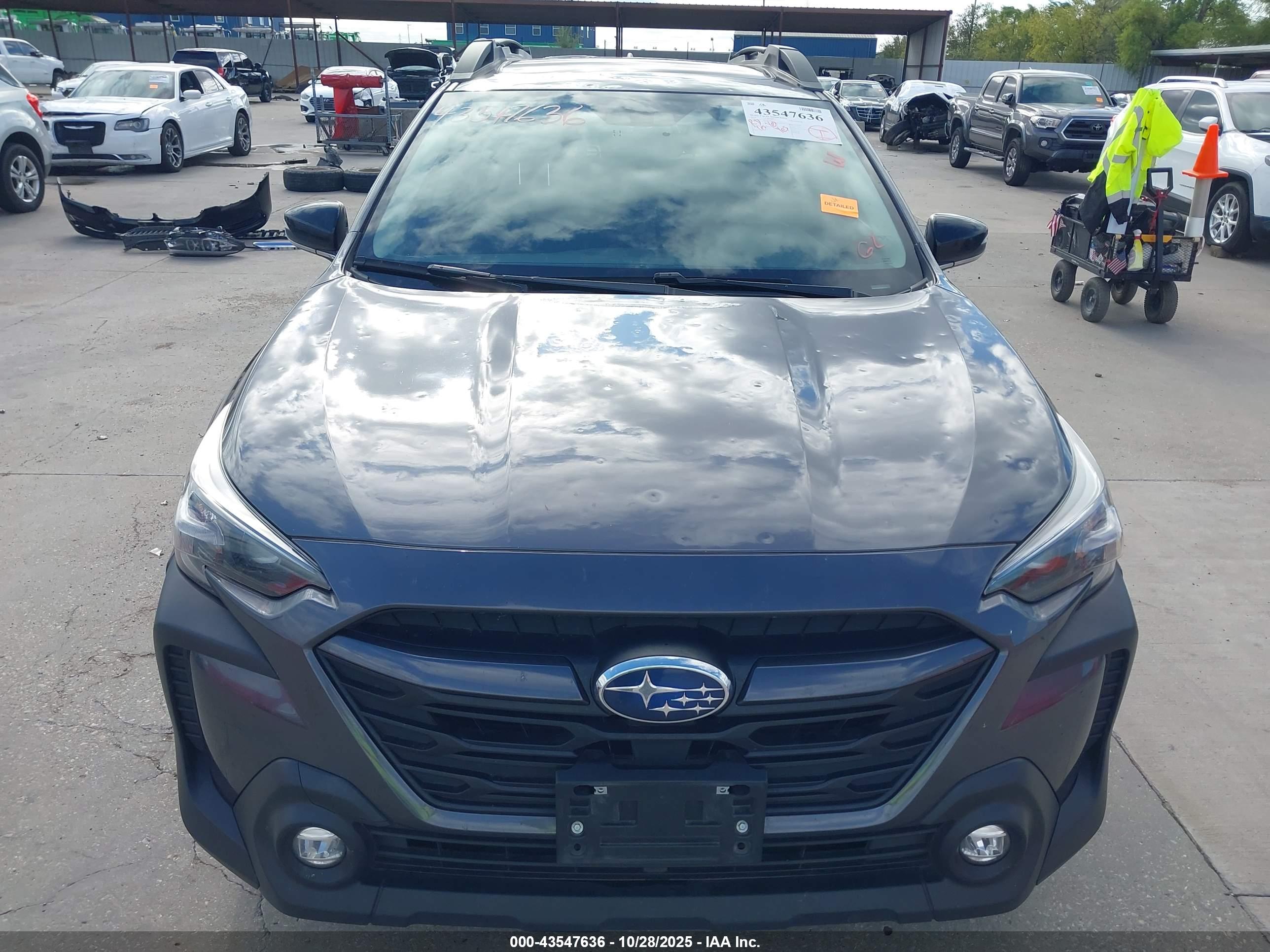 SUBARU OUTBACK image 6
