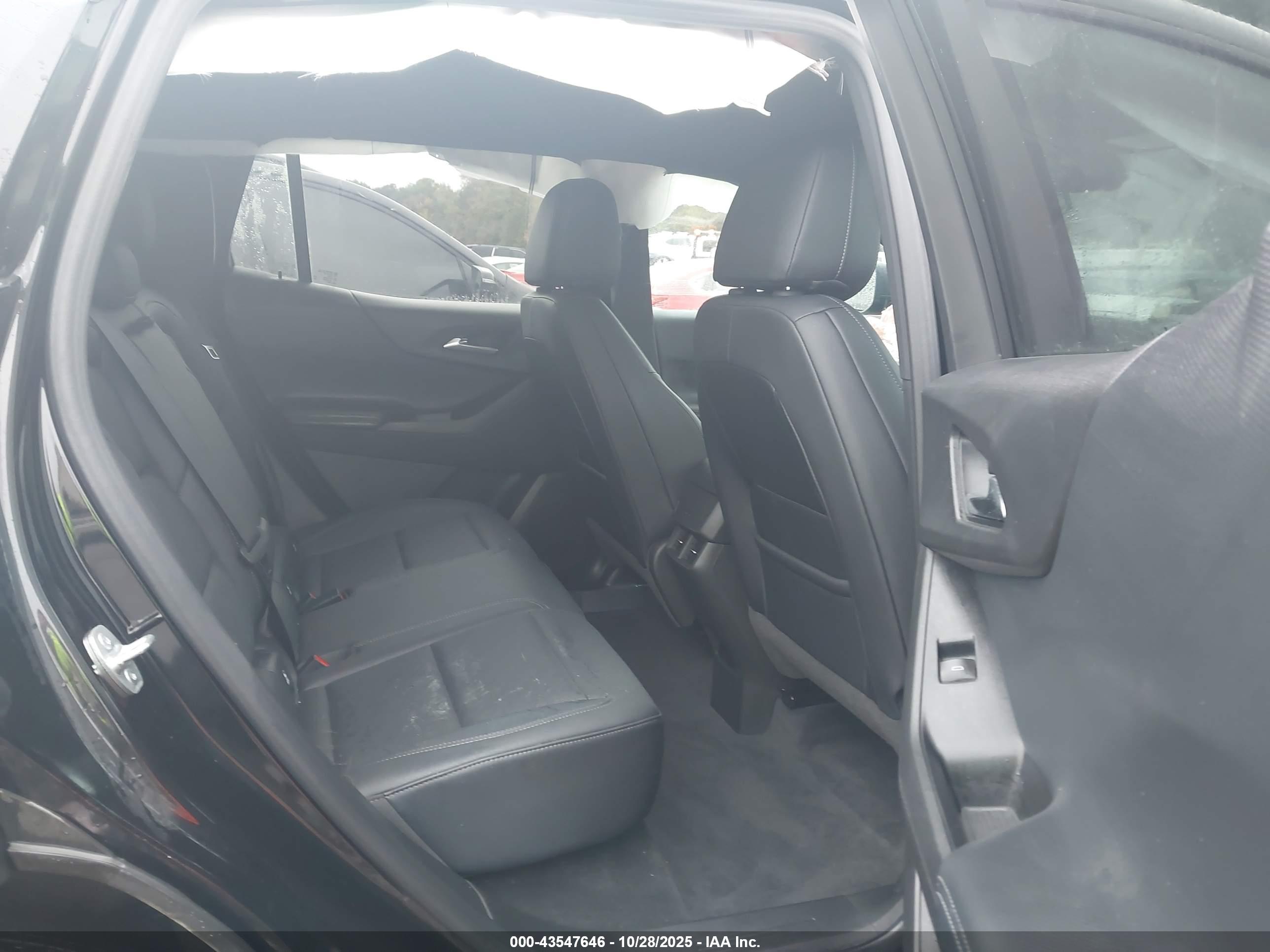 CHEVROLET EQUINOX image 8