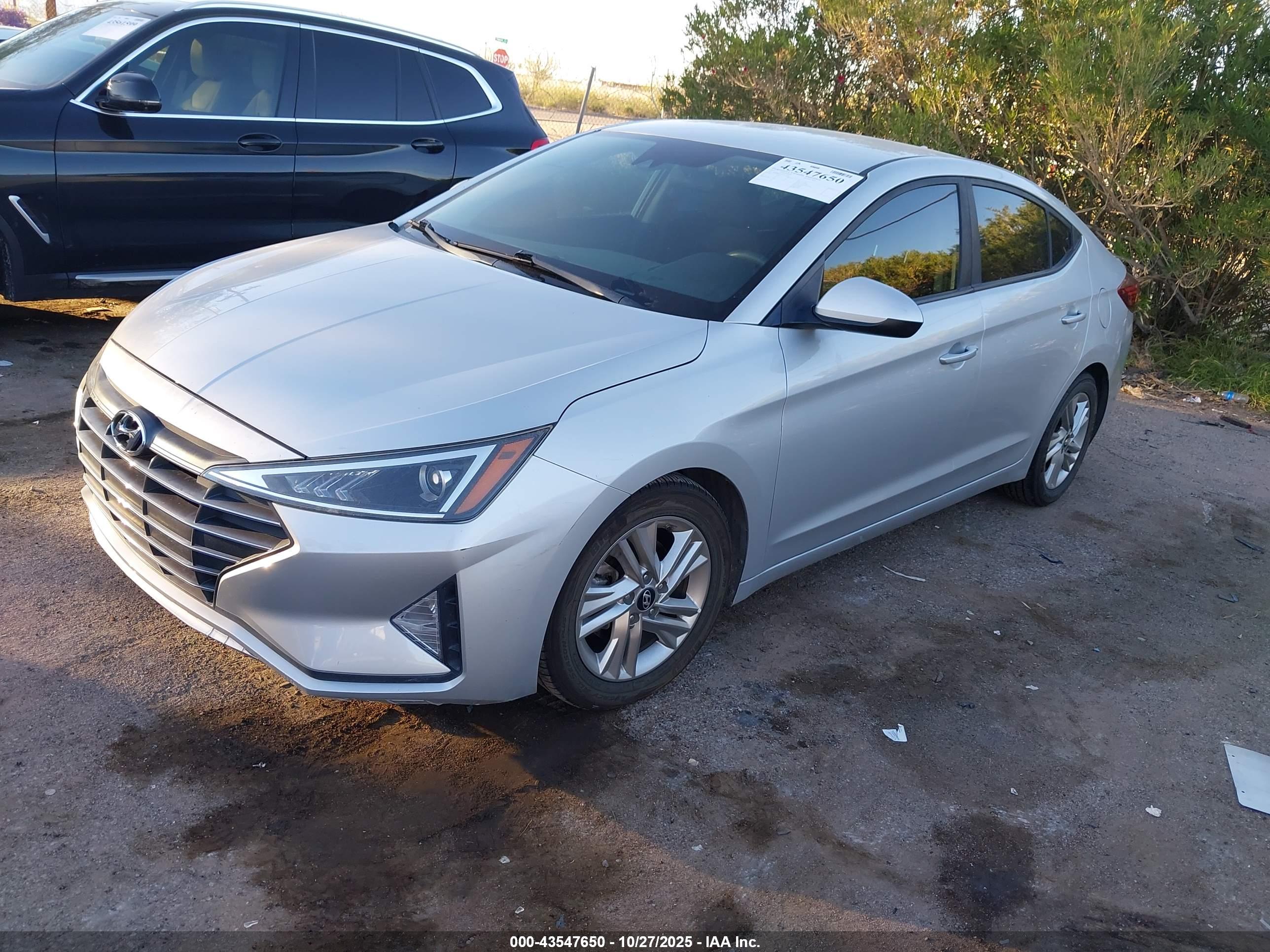 HYUNDAI ELANTRA image 2
