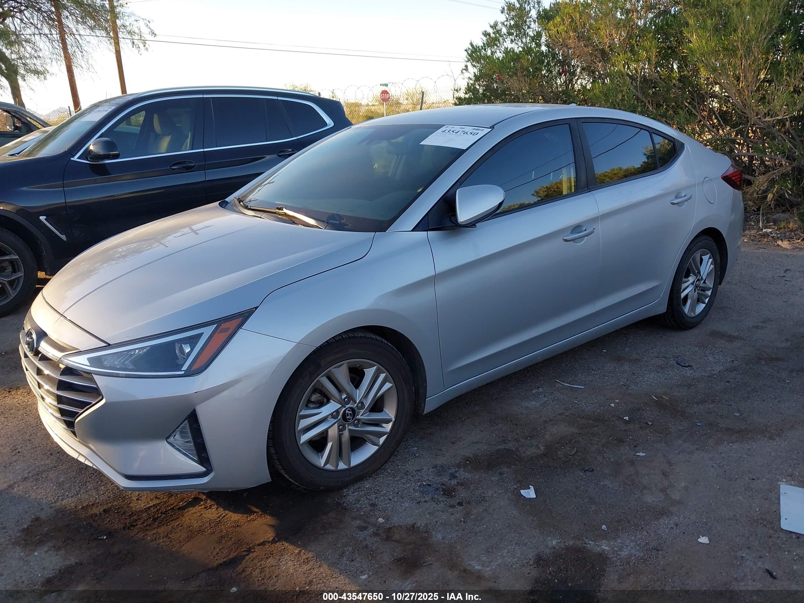 HYUNDAI ELANTRA image 6