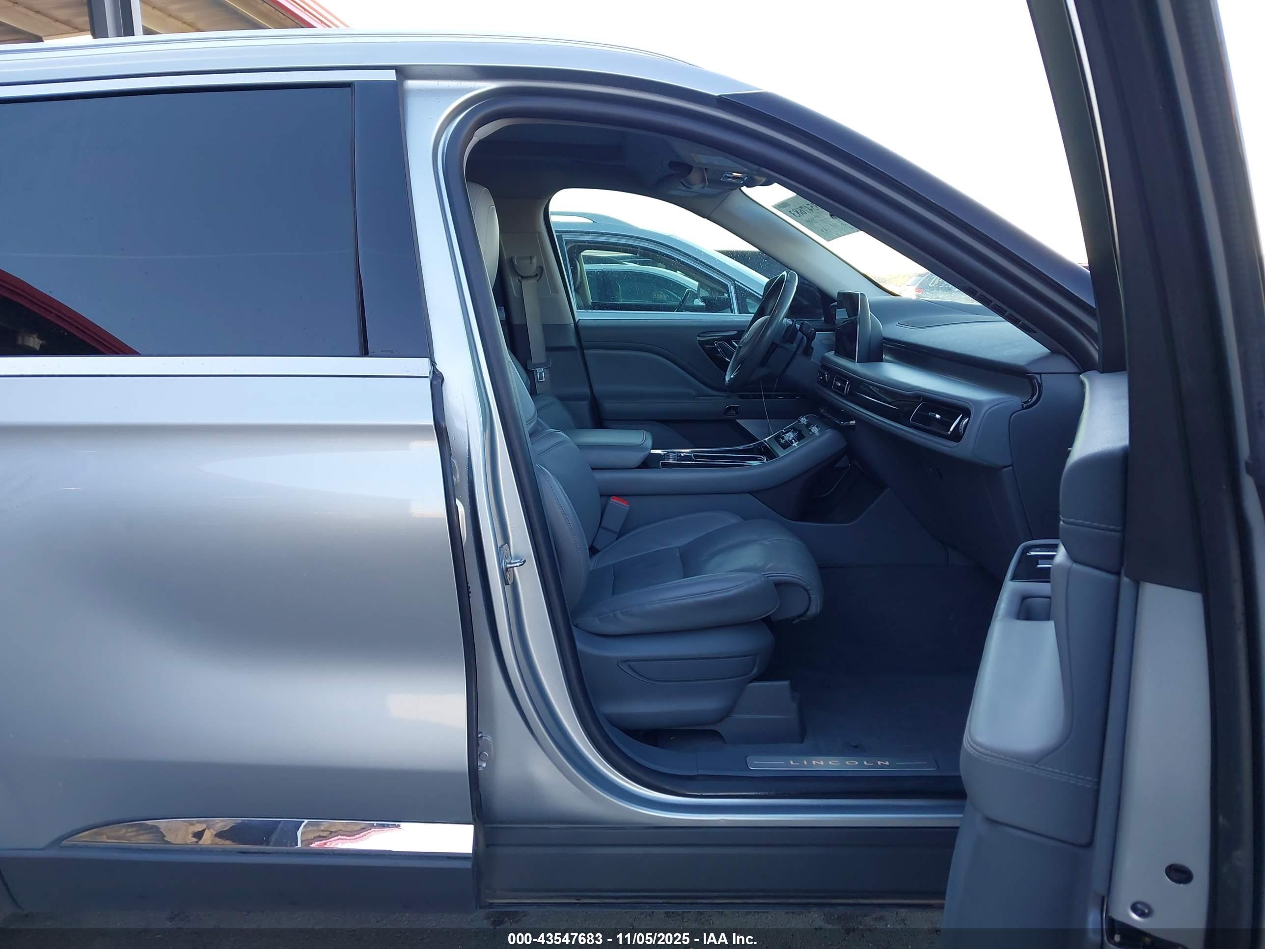 LINCOLN AVIATOR image 5