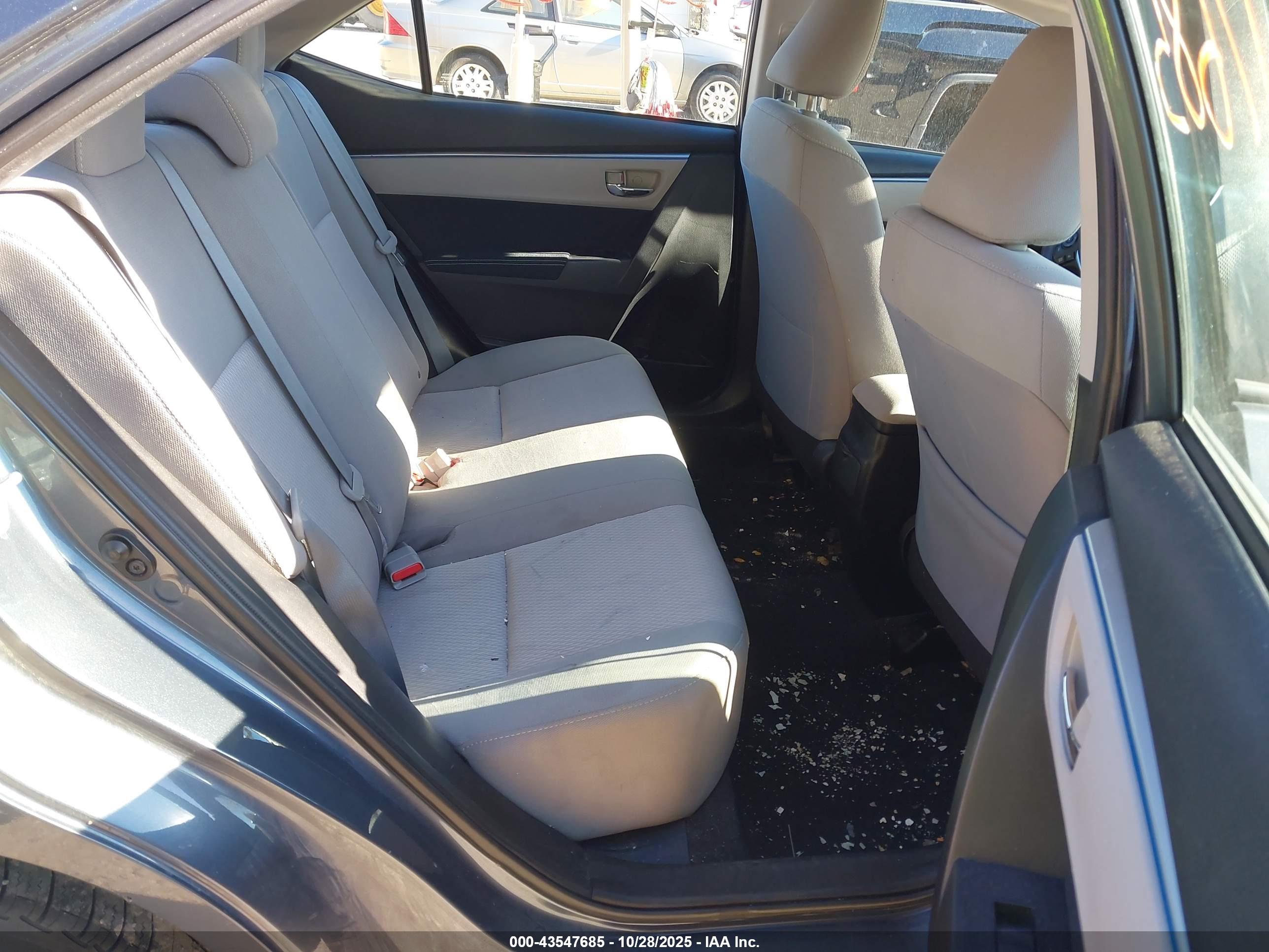 TOYOTA COROLLA image 8