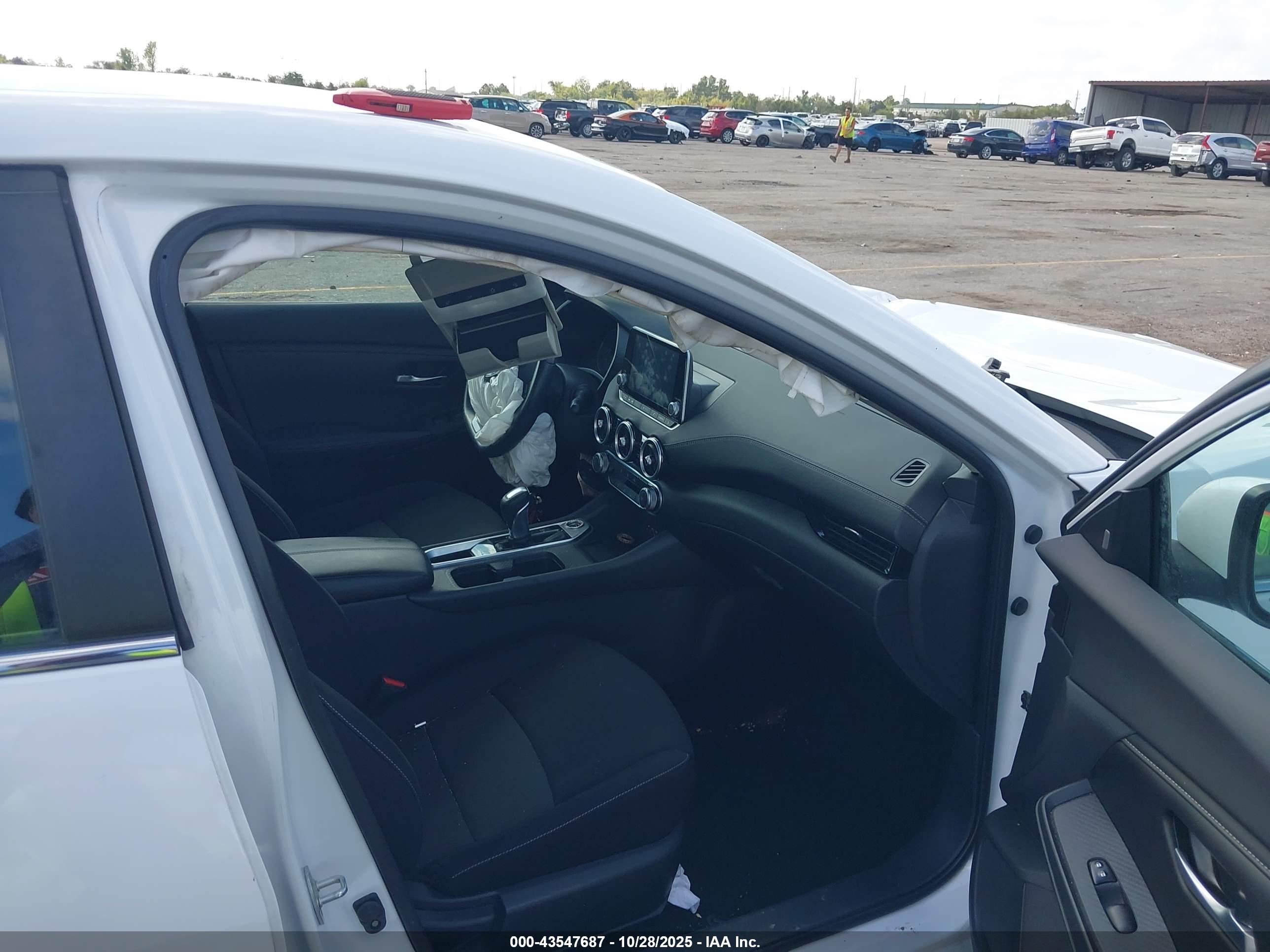 NISSAN SENTRA image 5