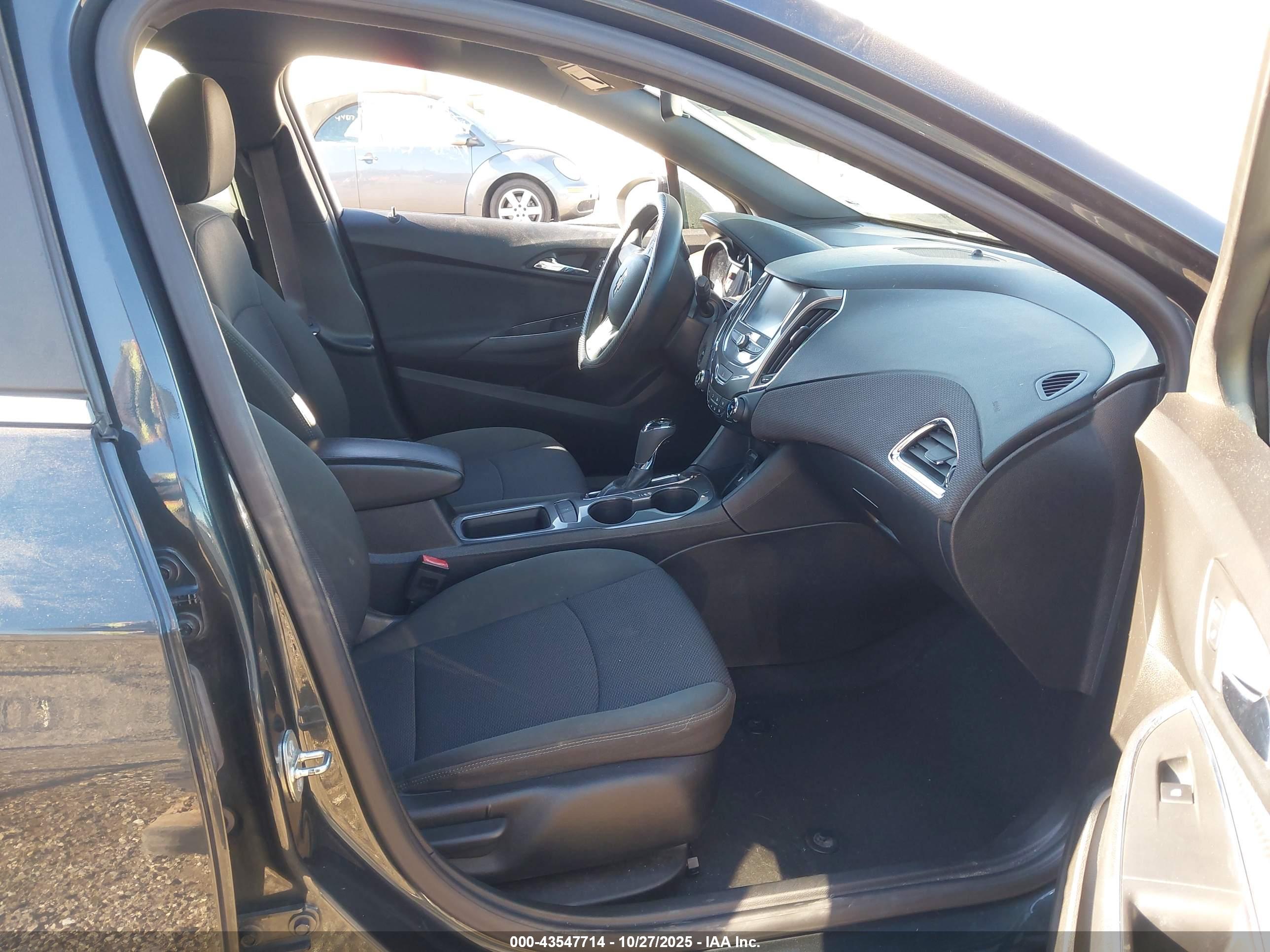CHEVROLET CRUZE image 5