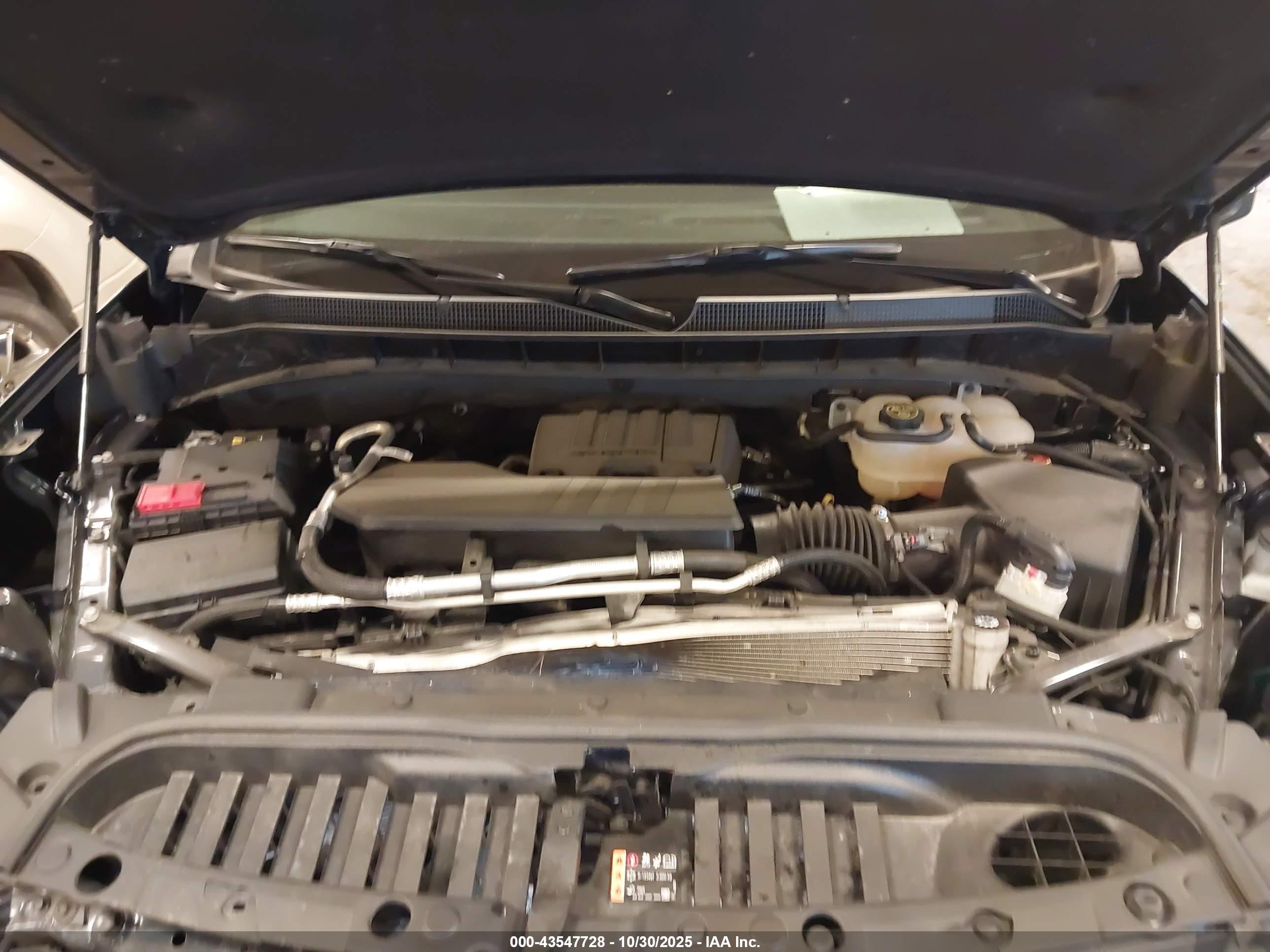 CHEVROLET SILVERADO image 10