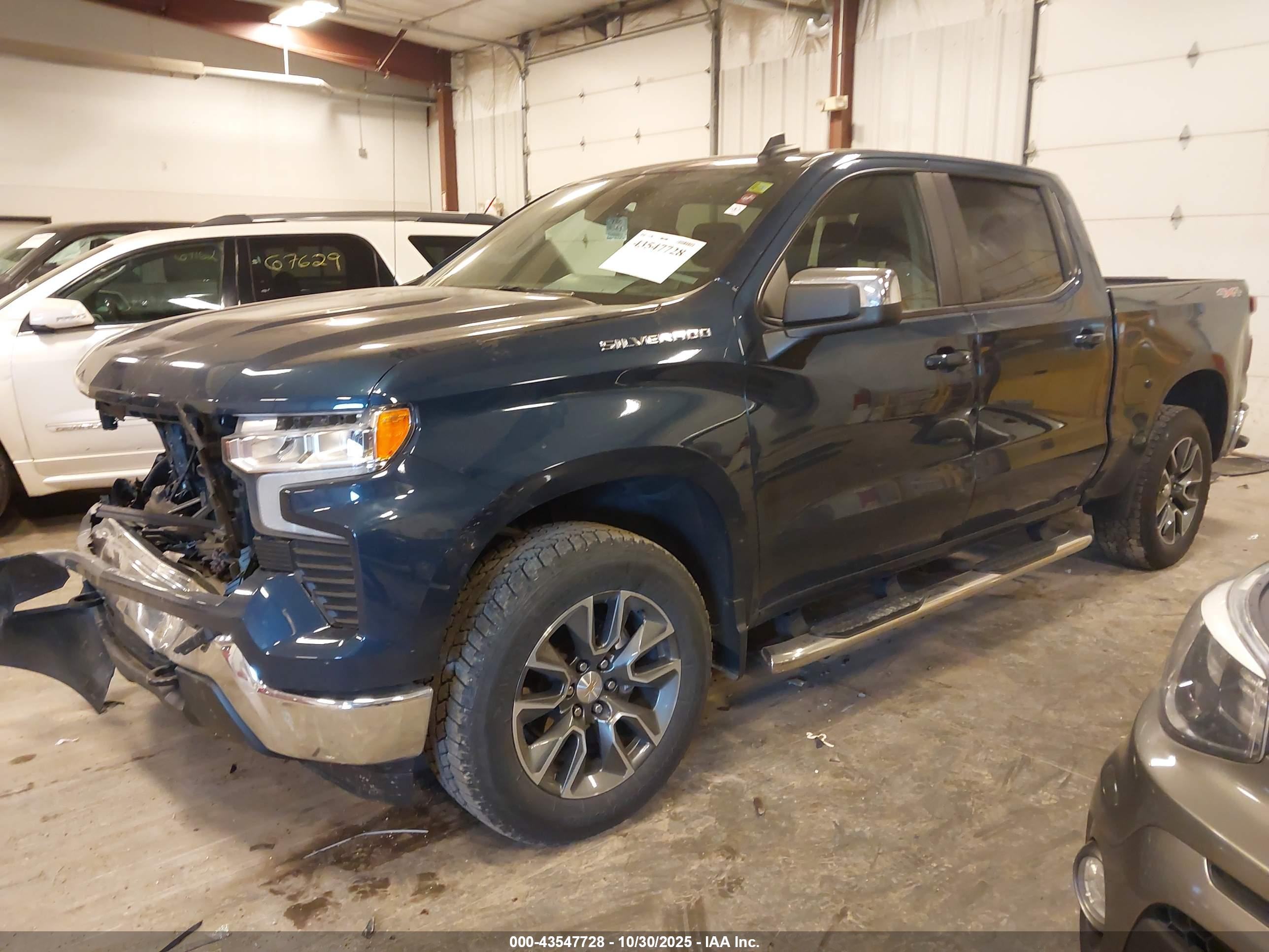 CHEVROLET SILVERADO image 2