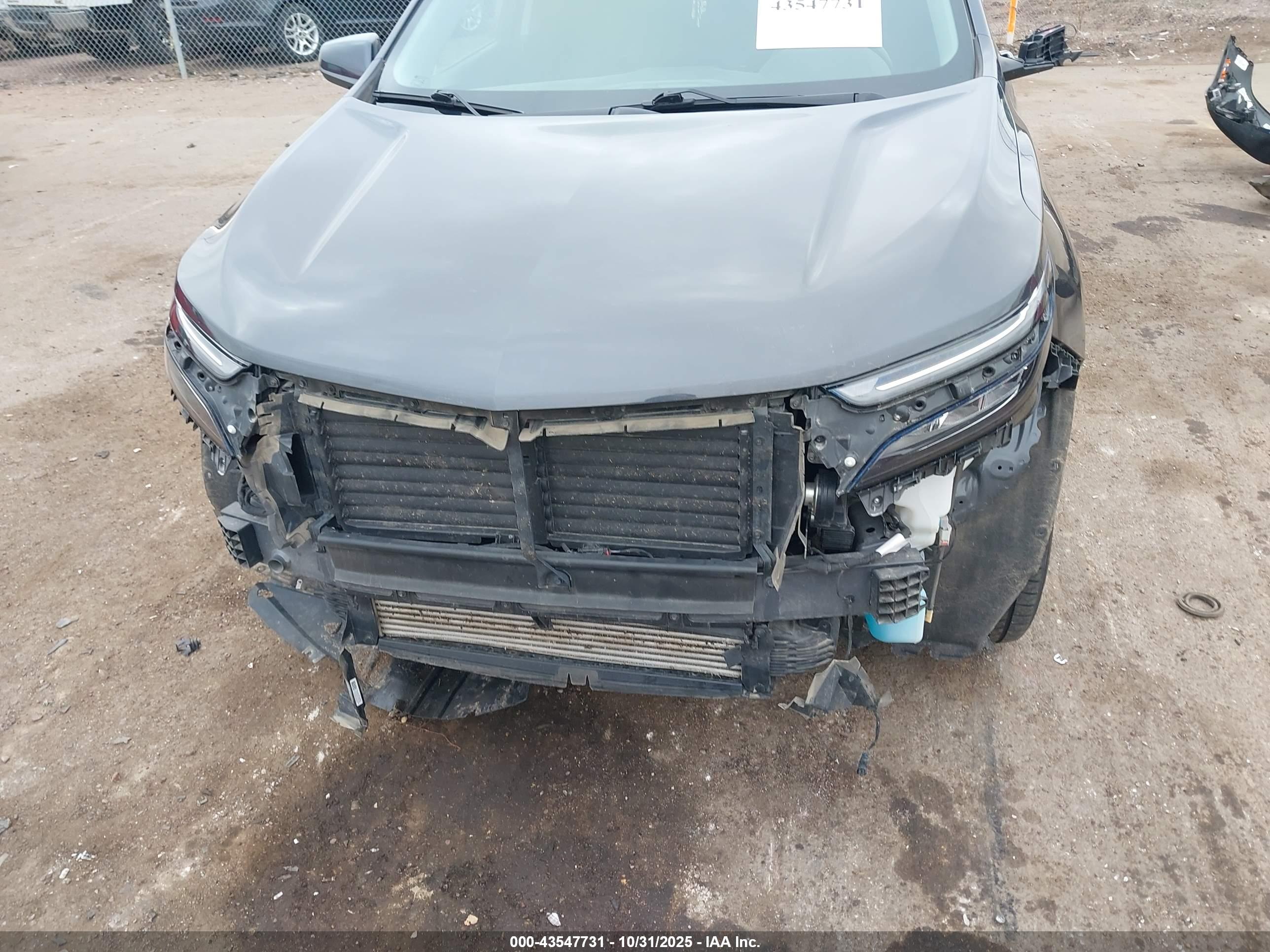CHEVROLET EQUINOX image 6
