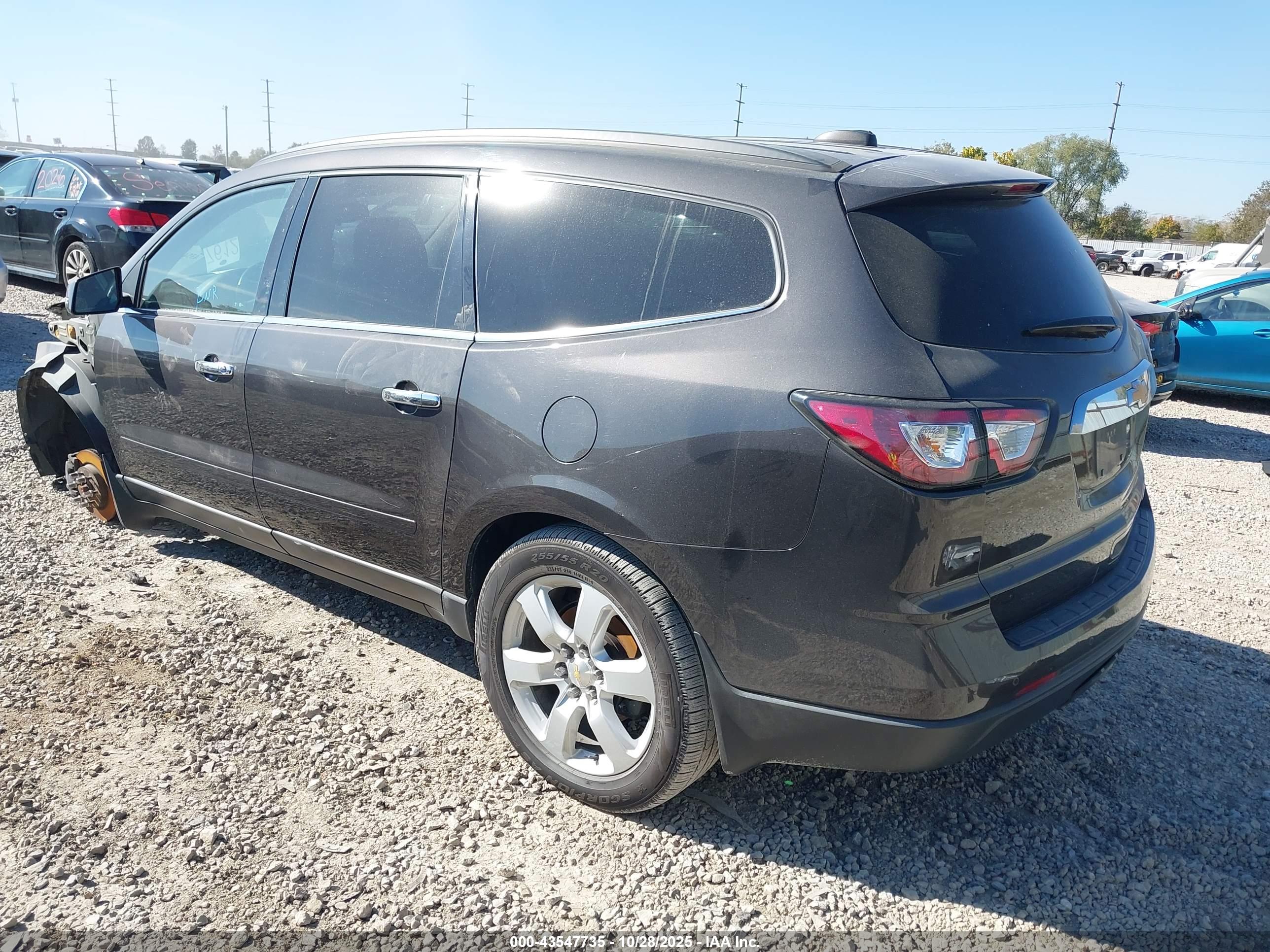 CHEVROLET TRAVERSE image 3