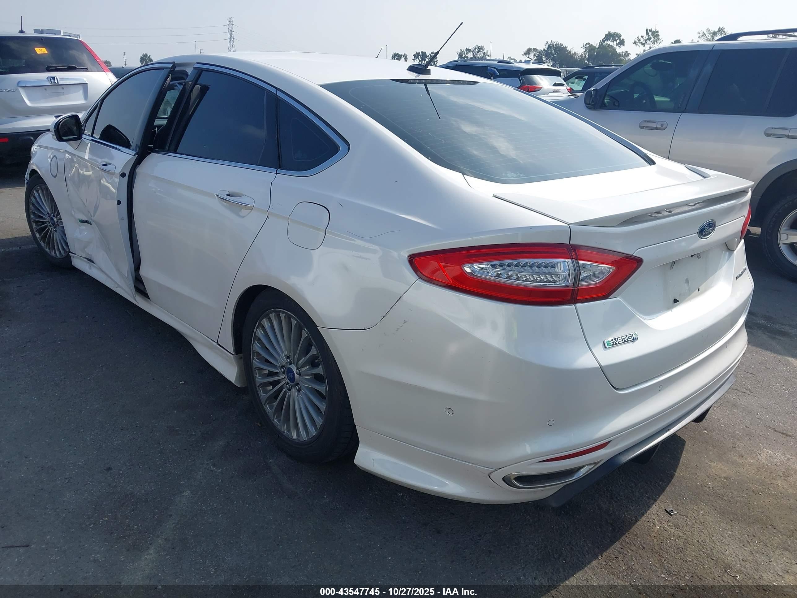 FORD FUSION image 3