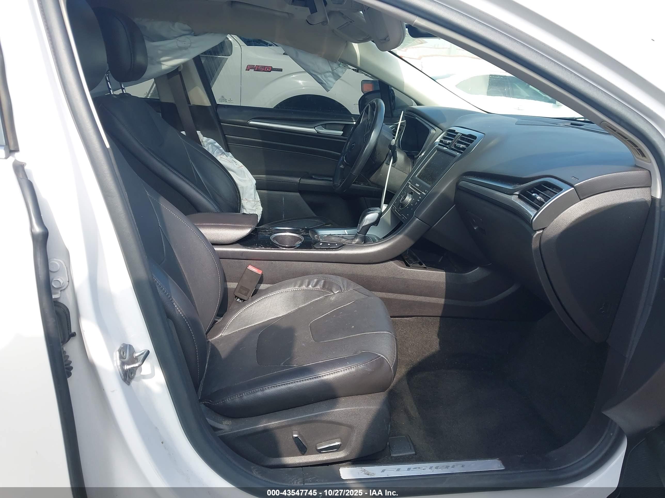 FORD FUSION image 5