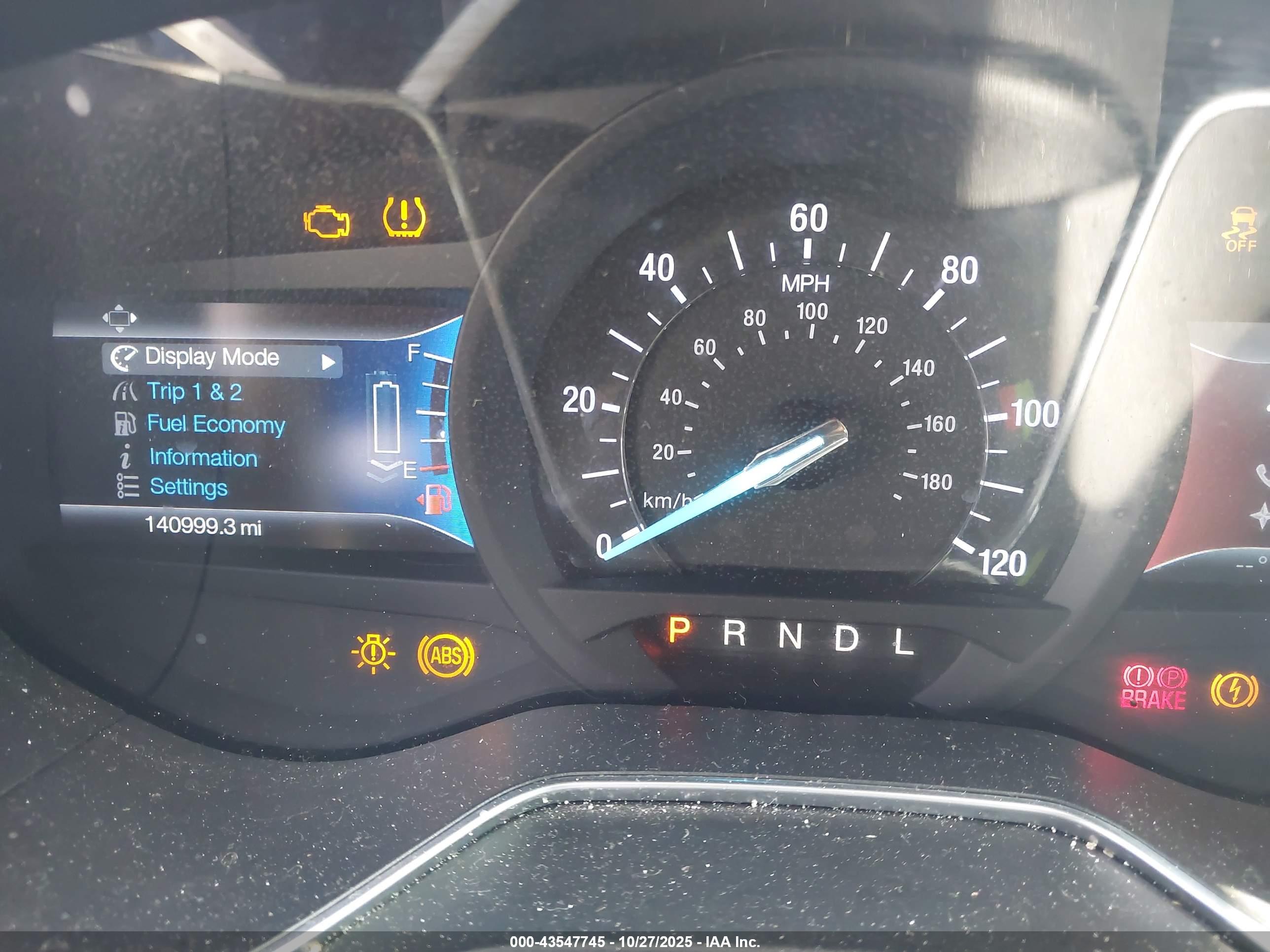 FORD FUSION image 7