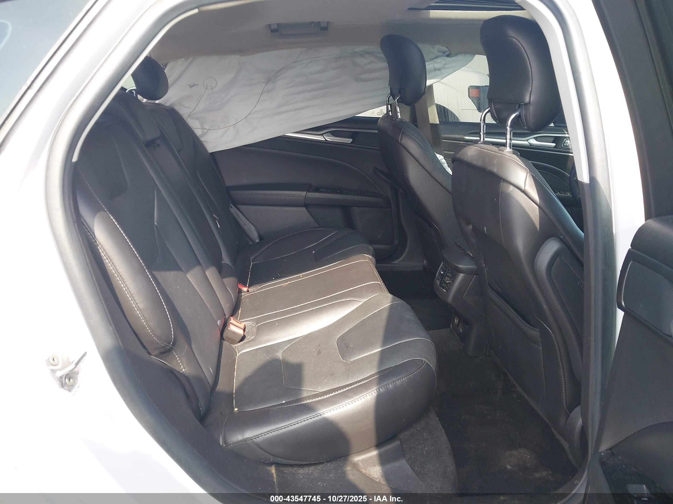FORD FUSION image 8