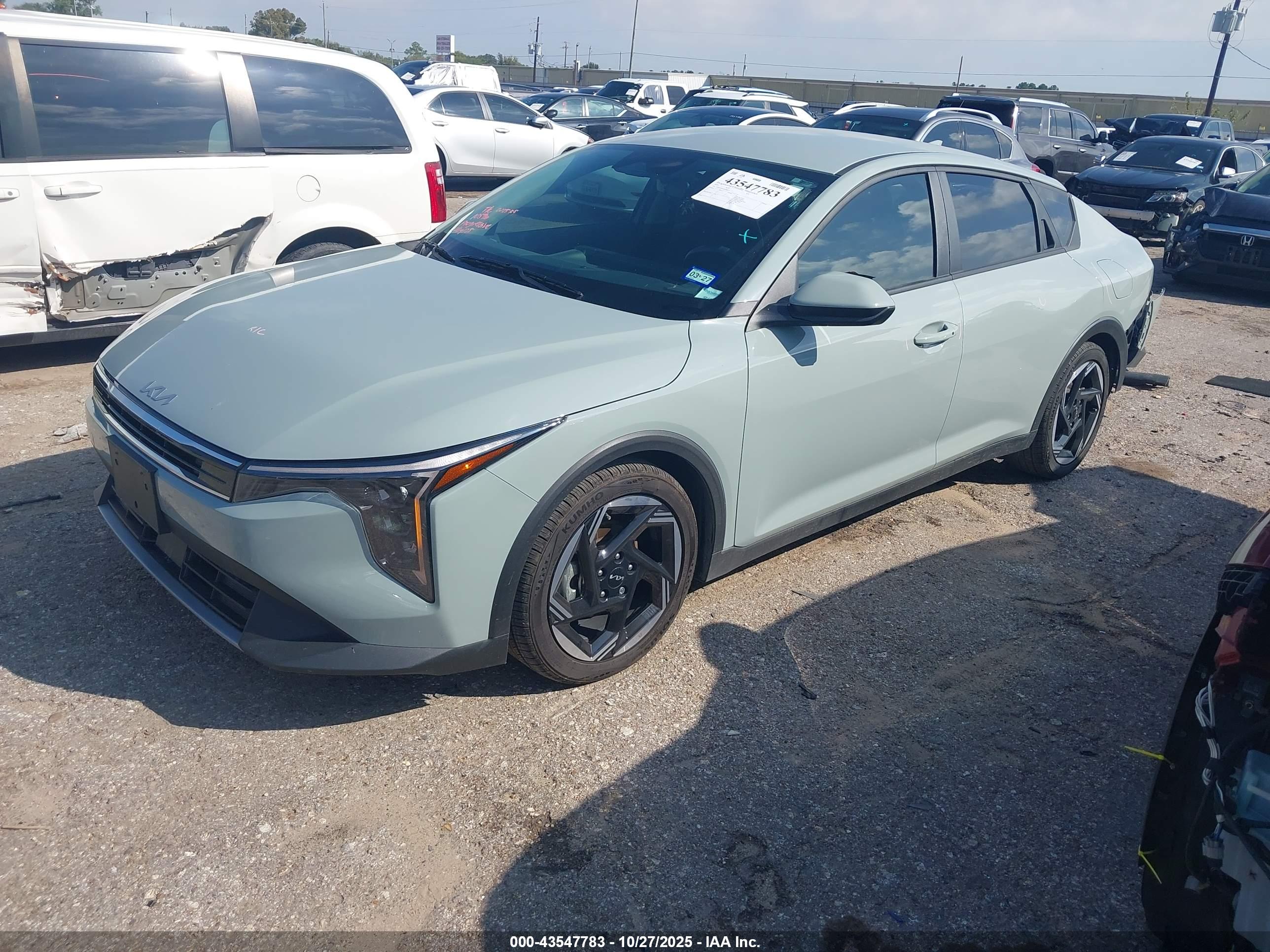 KIA K4 image 2
