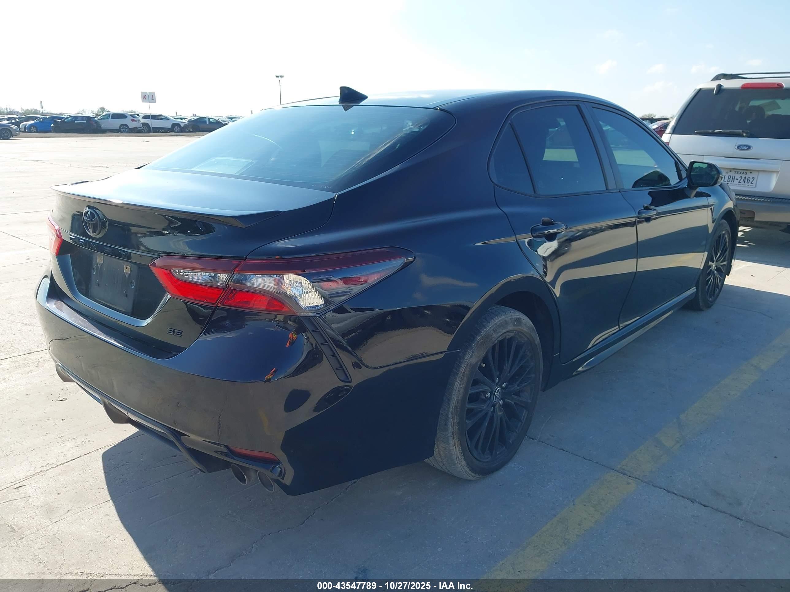 TOYOTA CAMRY image 4