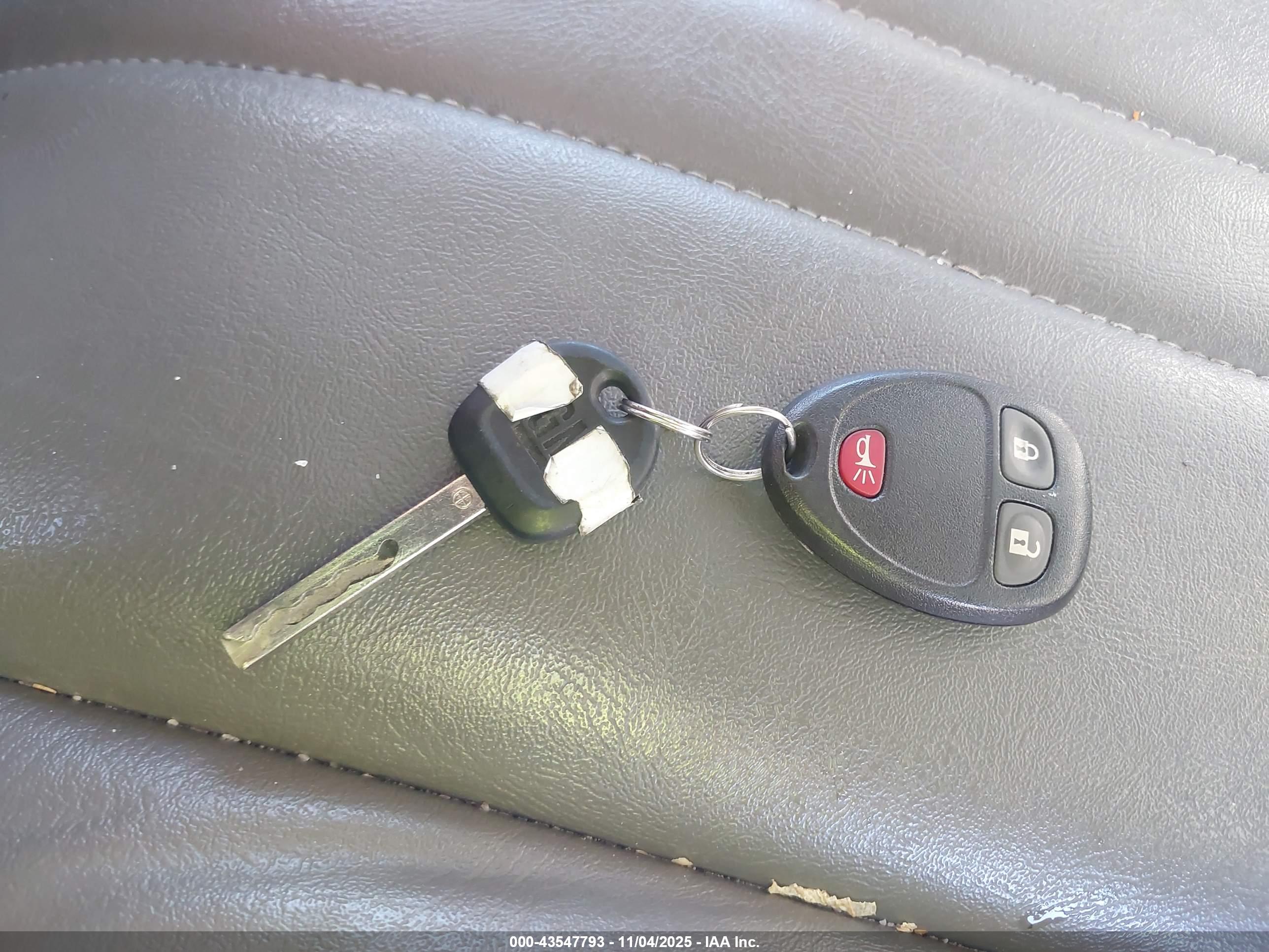 CHEVROLET EXPRESS image 11