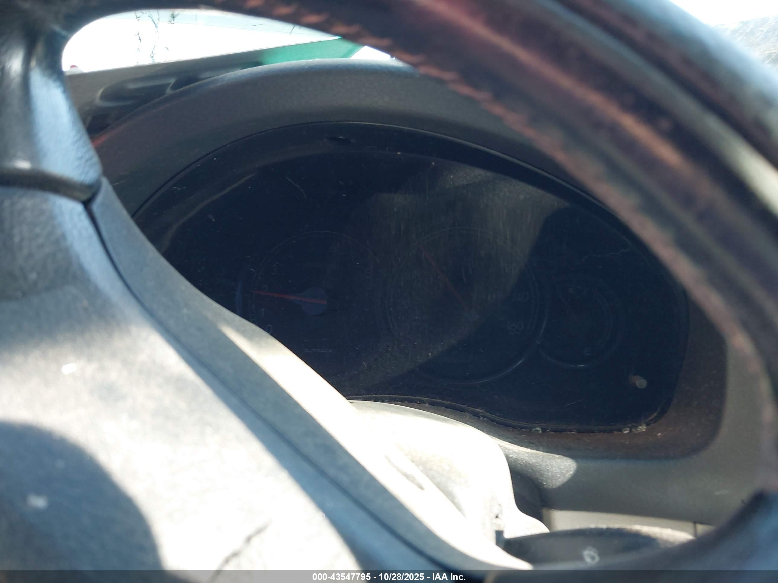 SUBARU OUTBACK image 7