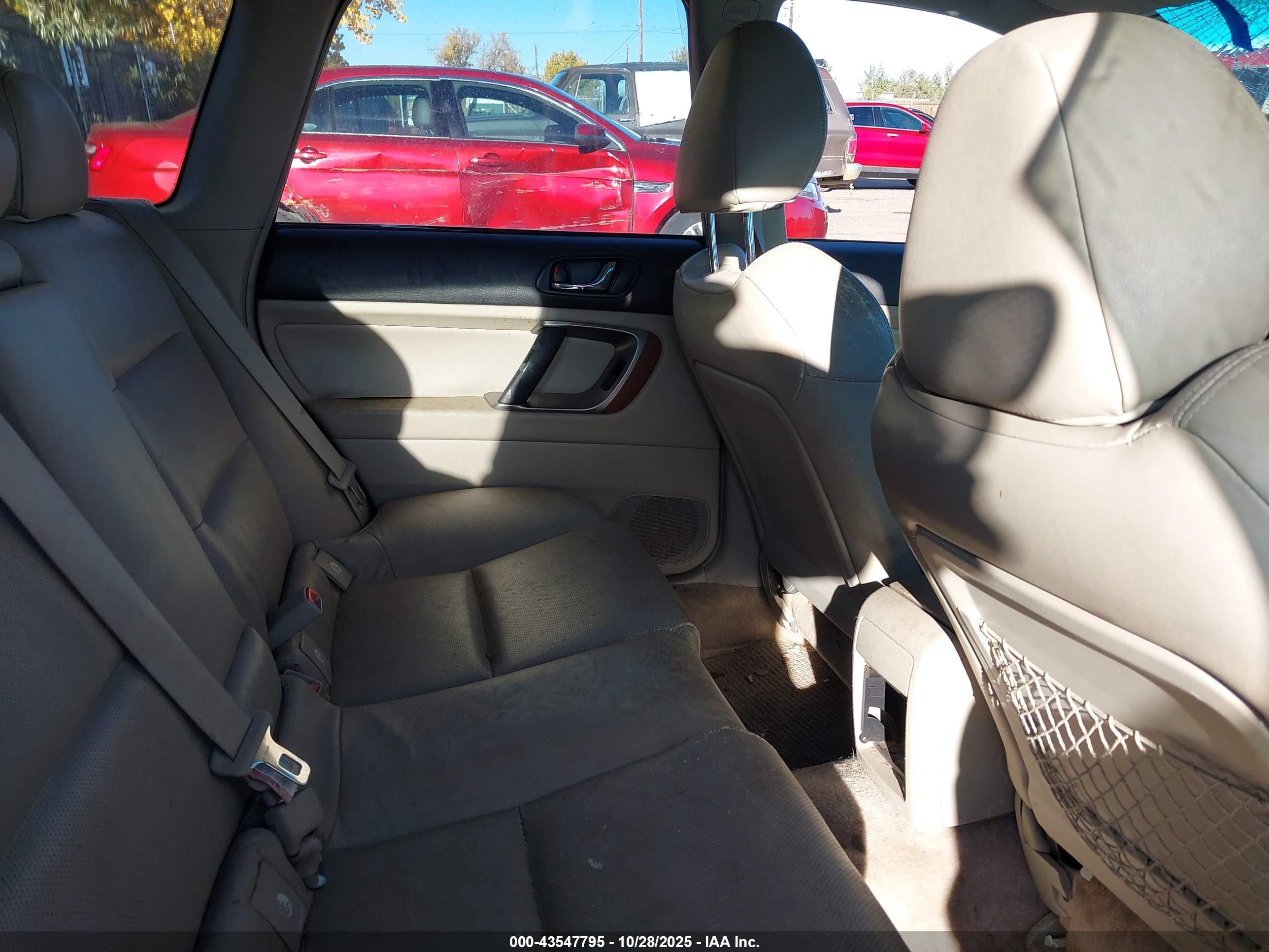 SUBARU OUTBACK image 8