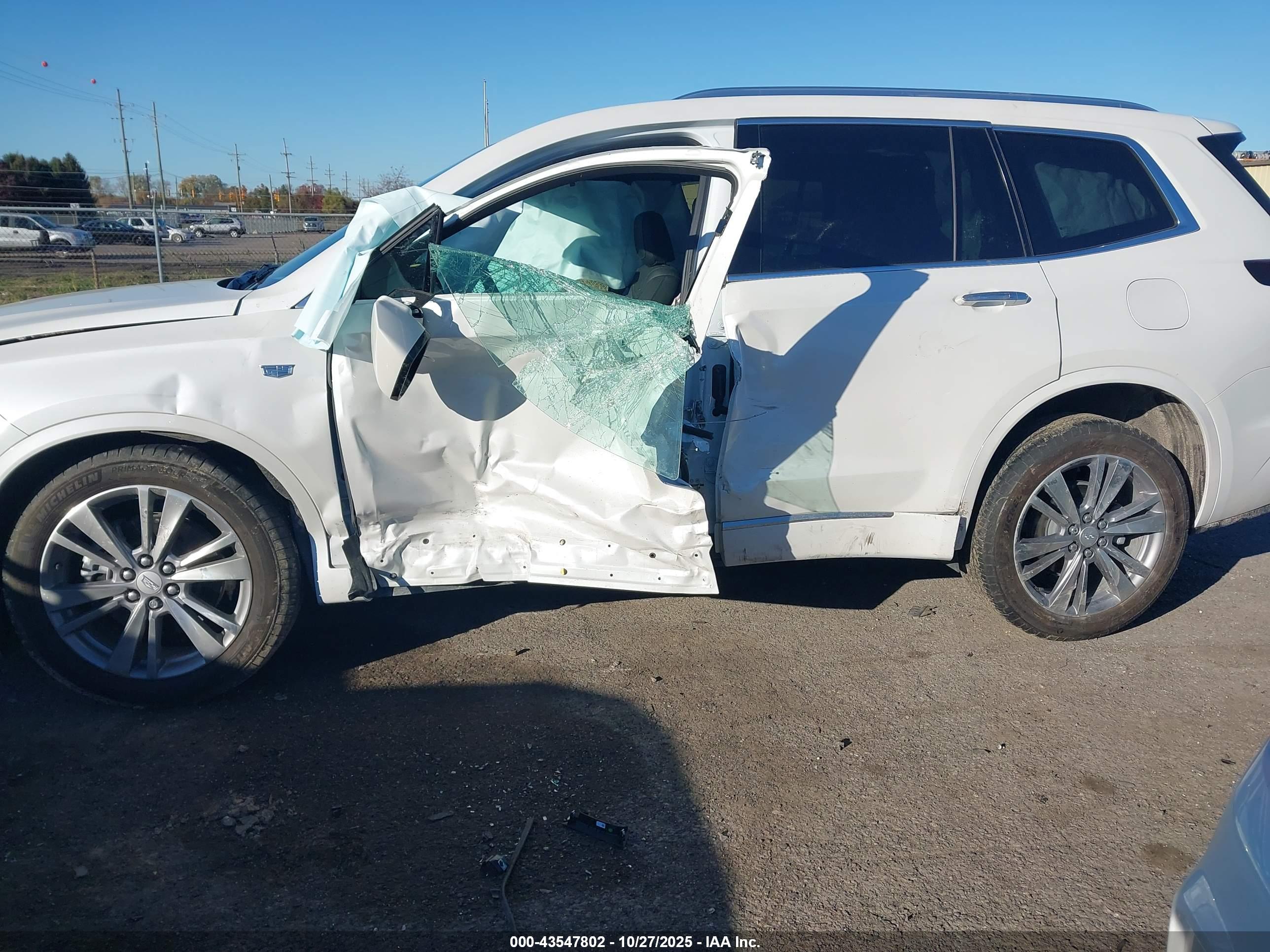 CADILLAC XT6 image 6