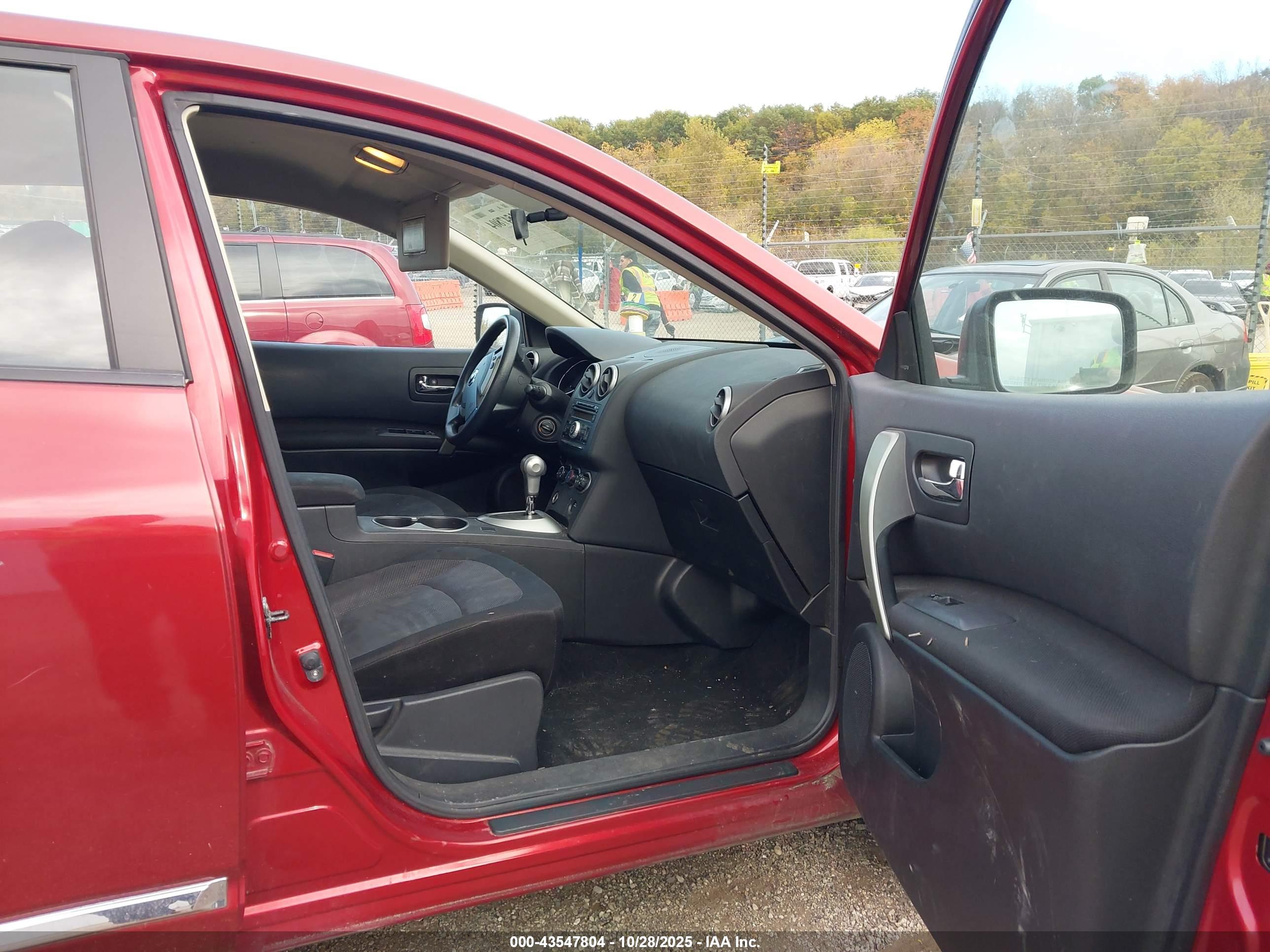 NISSAN ROGUE image 5