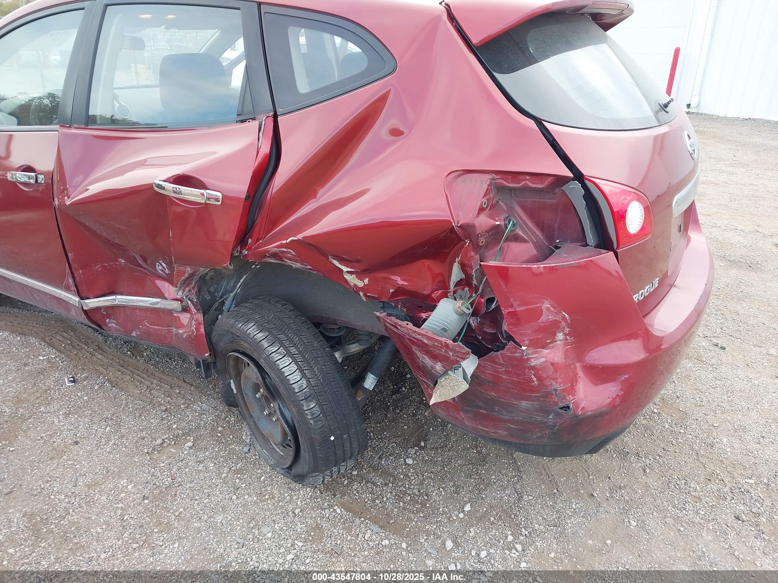 NISSAN ROGUE image 6